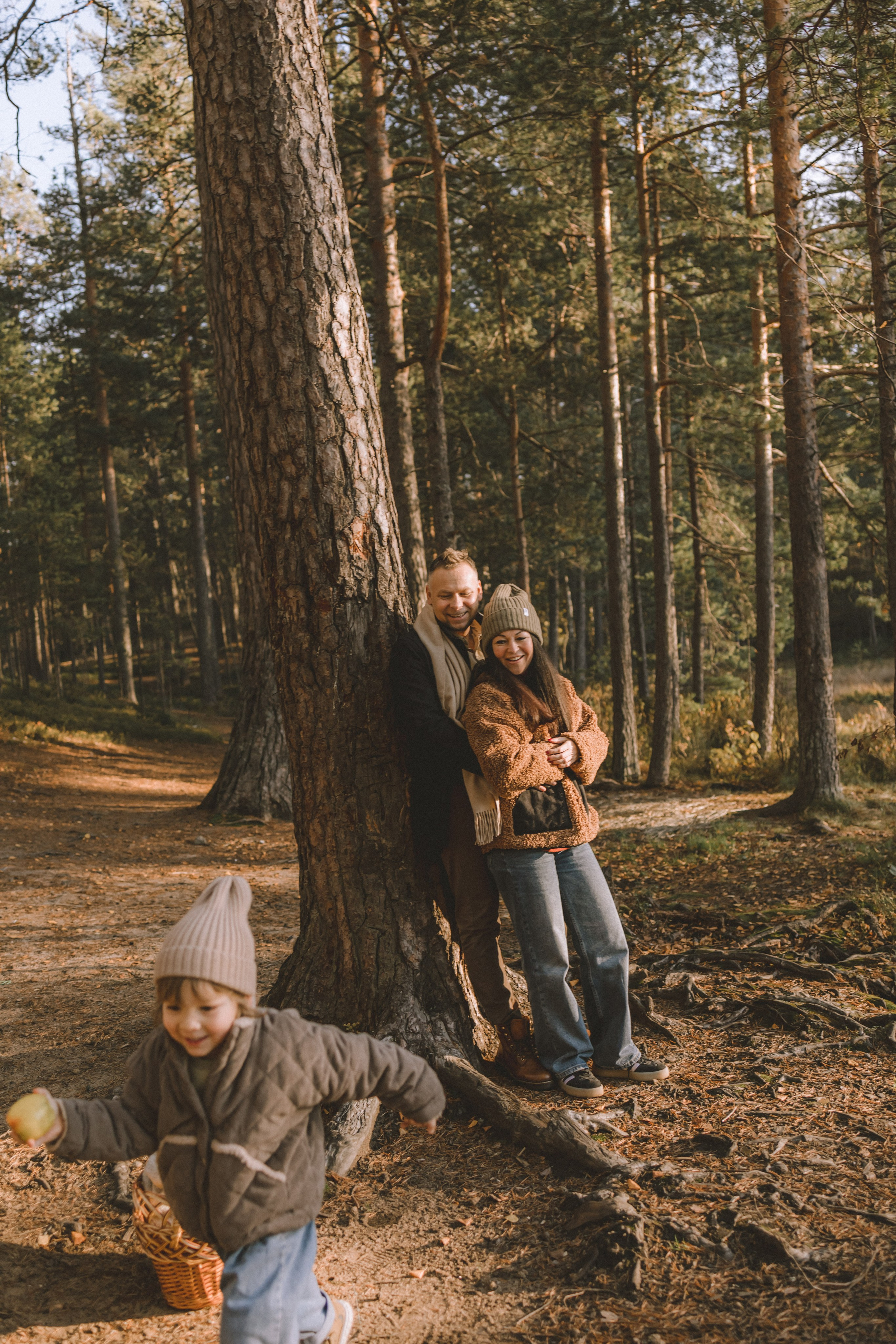 Вика, Антон и Илья. Семейная фотосессия в осеннем лесу. Семейный и детский фотограф в Санкт-Петербурге Павлова Елена