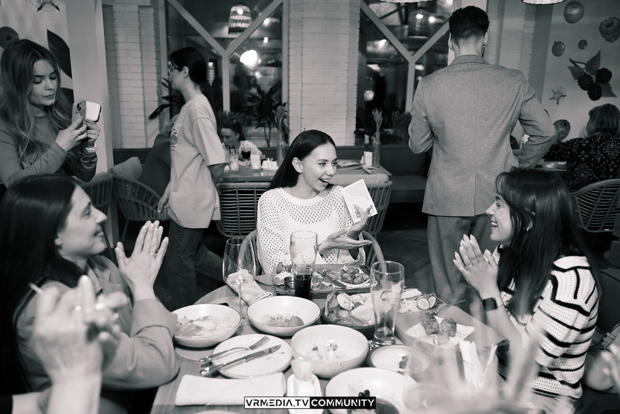 Ресторан «Volna»: Открытия летней веранды «Хочу на дачу»