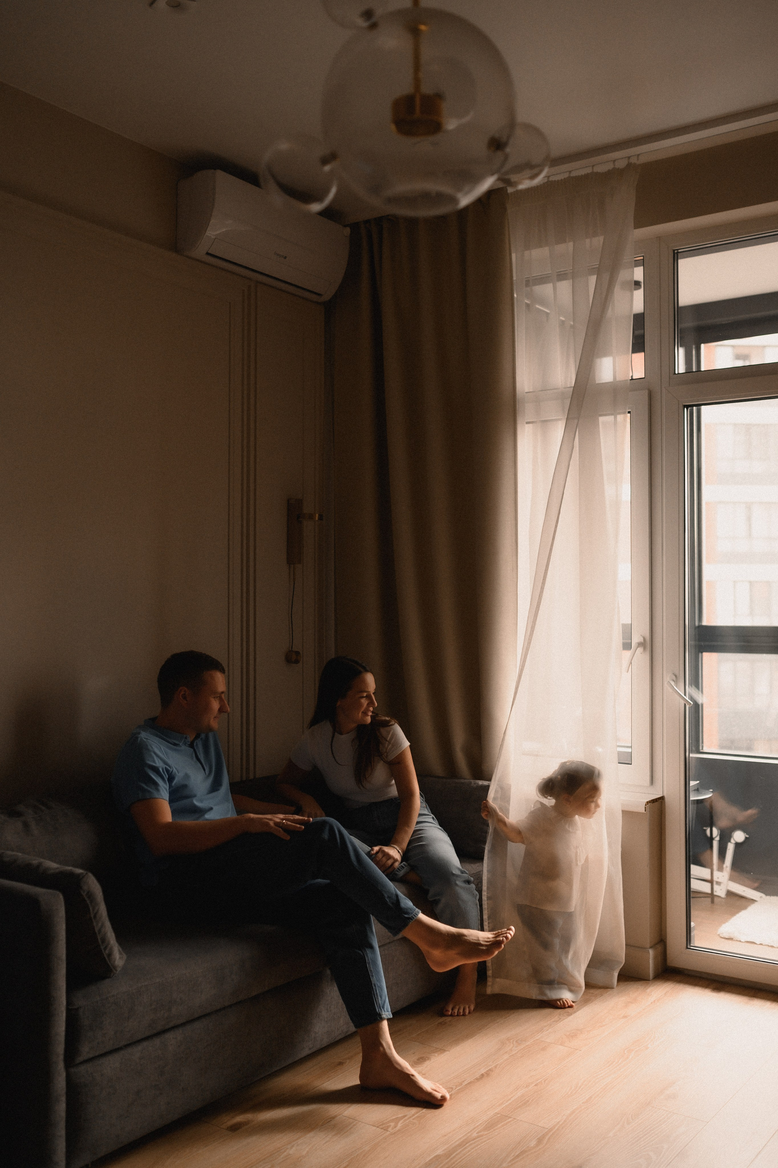 Саша, Таня, Мира и бабушка дома. Семейный и свадебный lifestyle-фотограф в Москве Мария Петрова