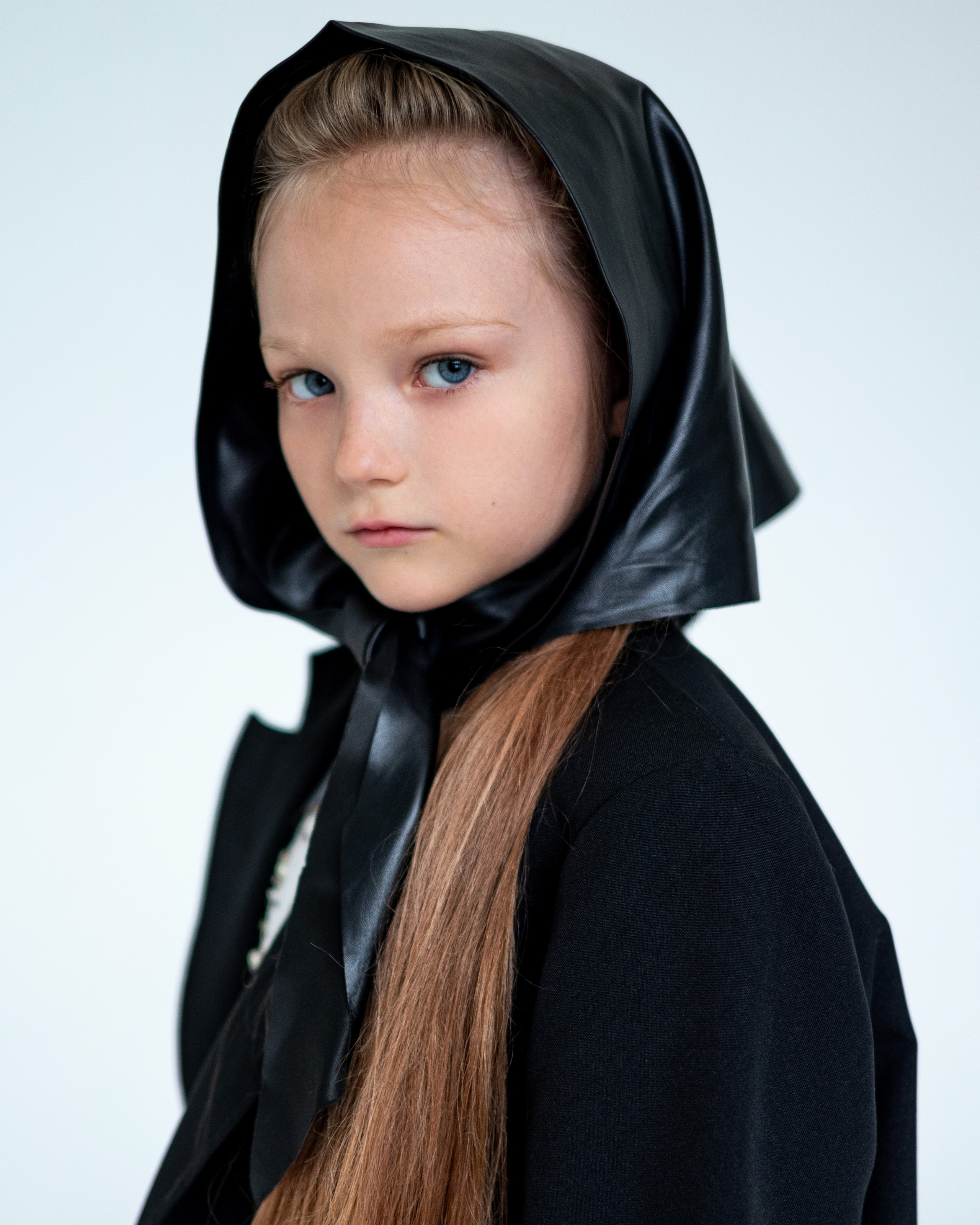 Модельное портфолио. Фотограф Москва Виктория Вишневская актерское / модельное портфолио