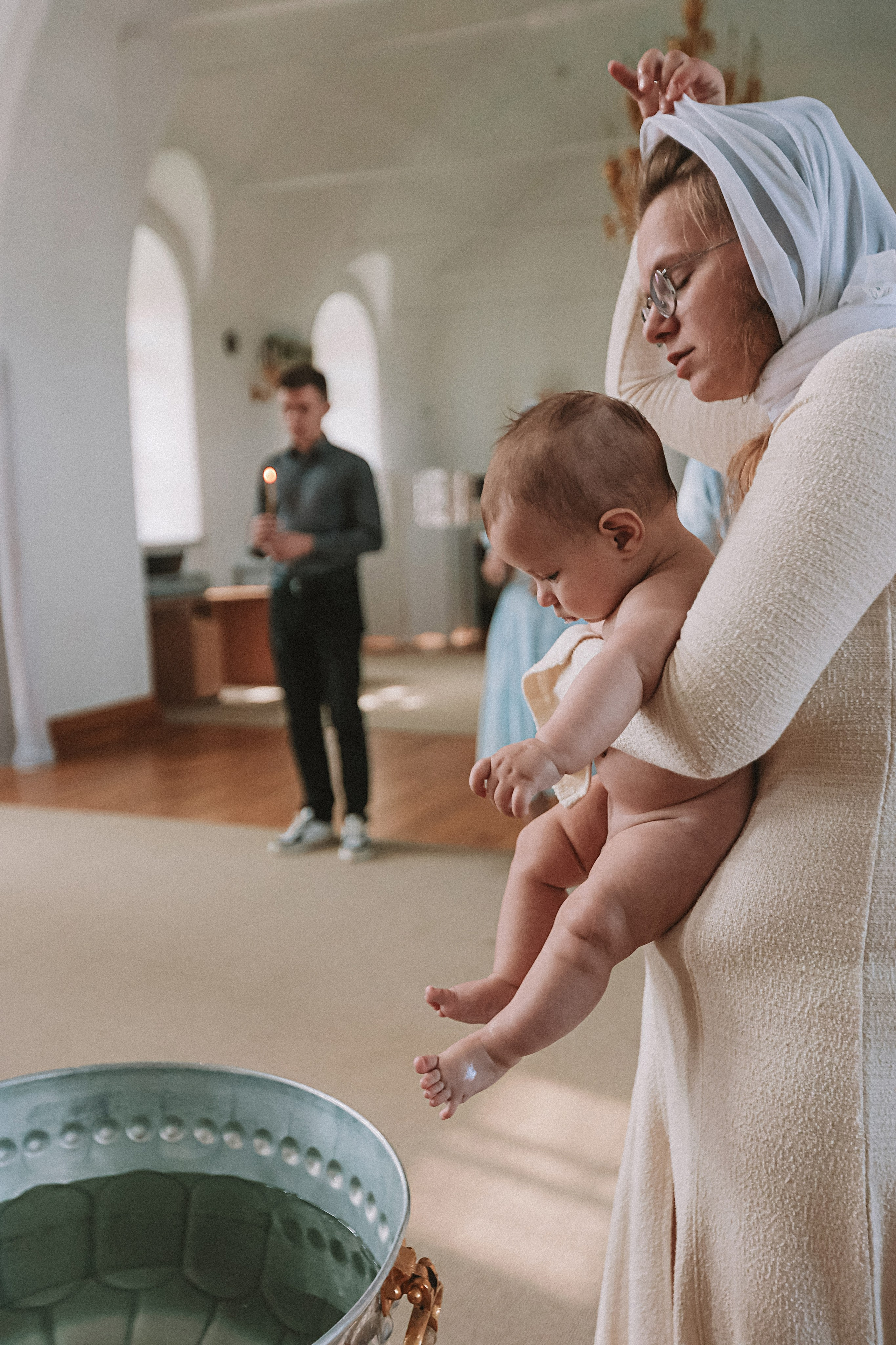 Крещение церковь около моста влюбленных. Семейный фотограф Тюмень, фотограф на роды Салмина Мария