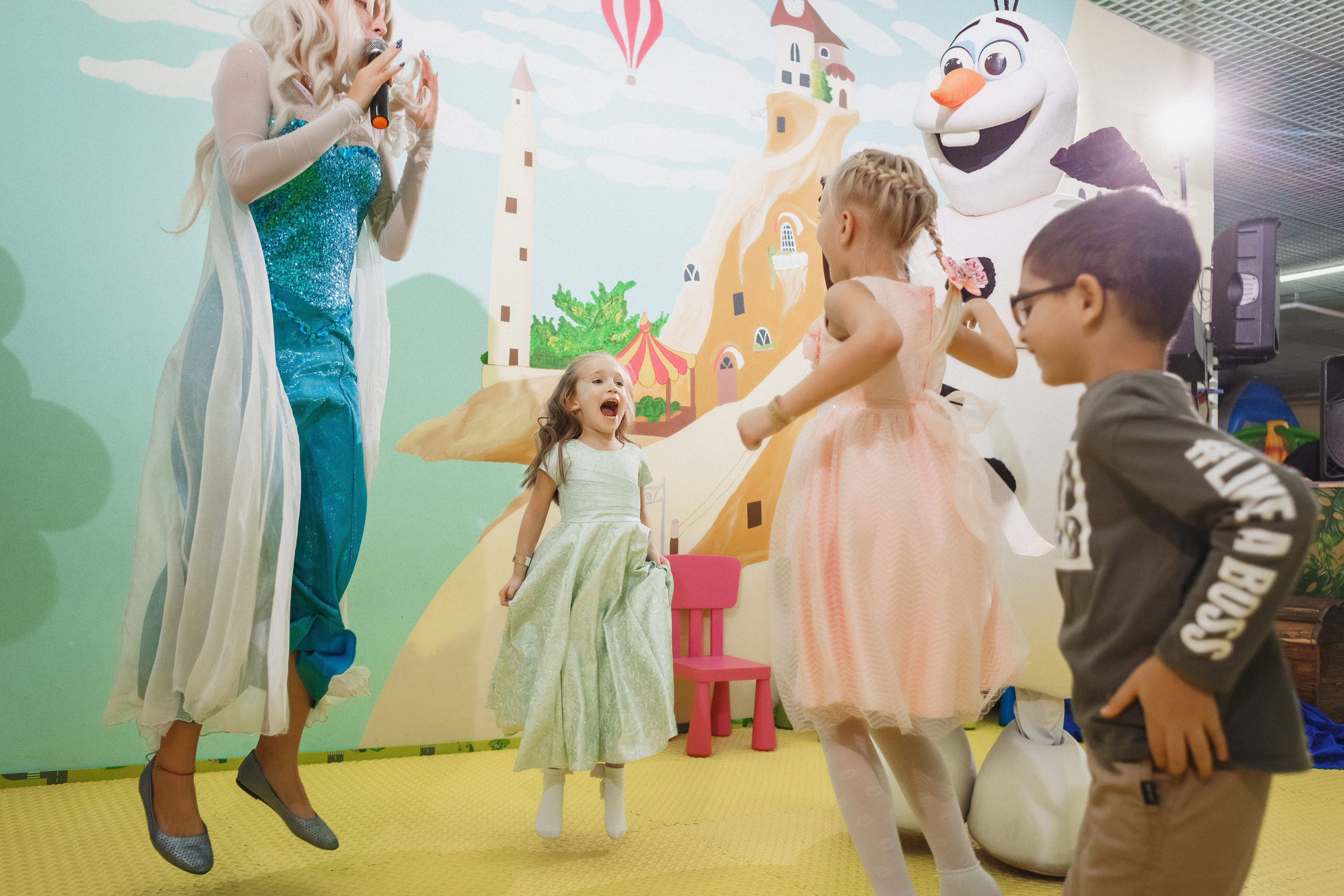 Уникальные фотографии дня рождения Анжелики в Тортуге Таганрога. Свадебный и семейный фотограф в Таганроге Бакарюк Антон