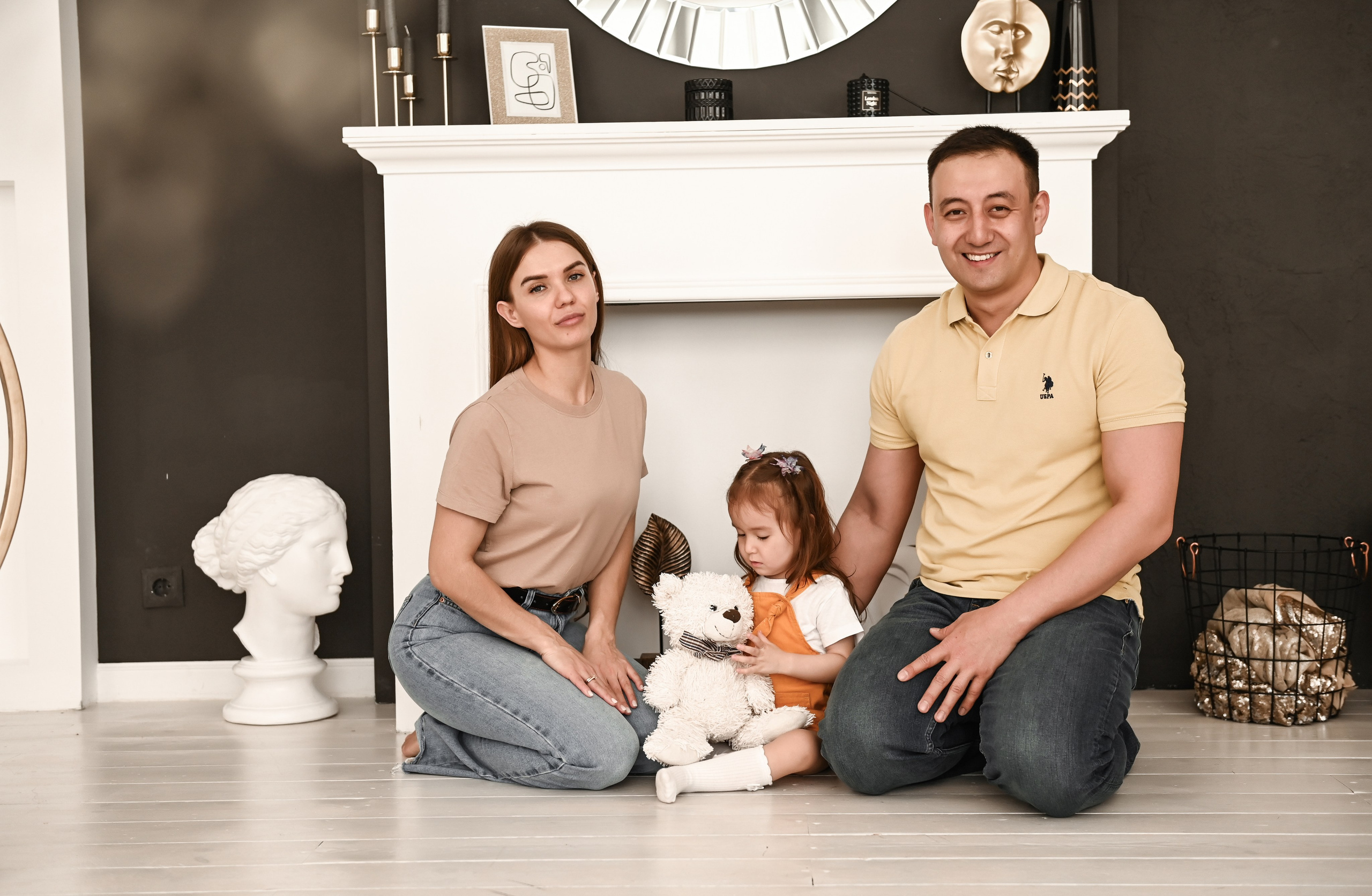 Семейная студийная  фотосессия 2. Свадебный, семейный, детский, контент фотограф в Омске Максим Ильин