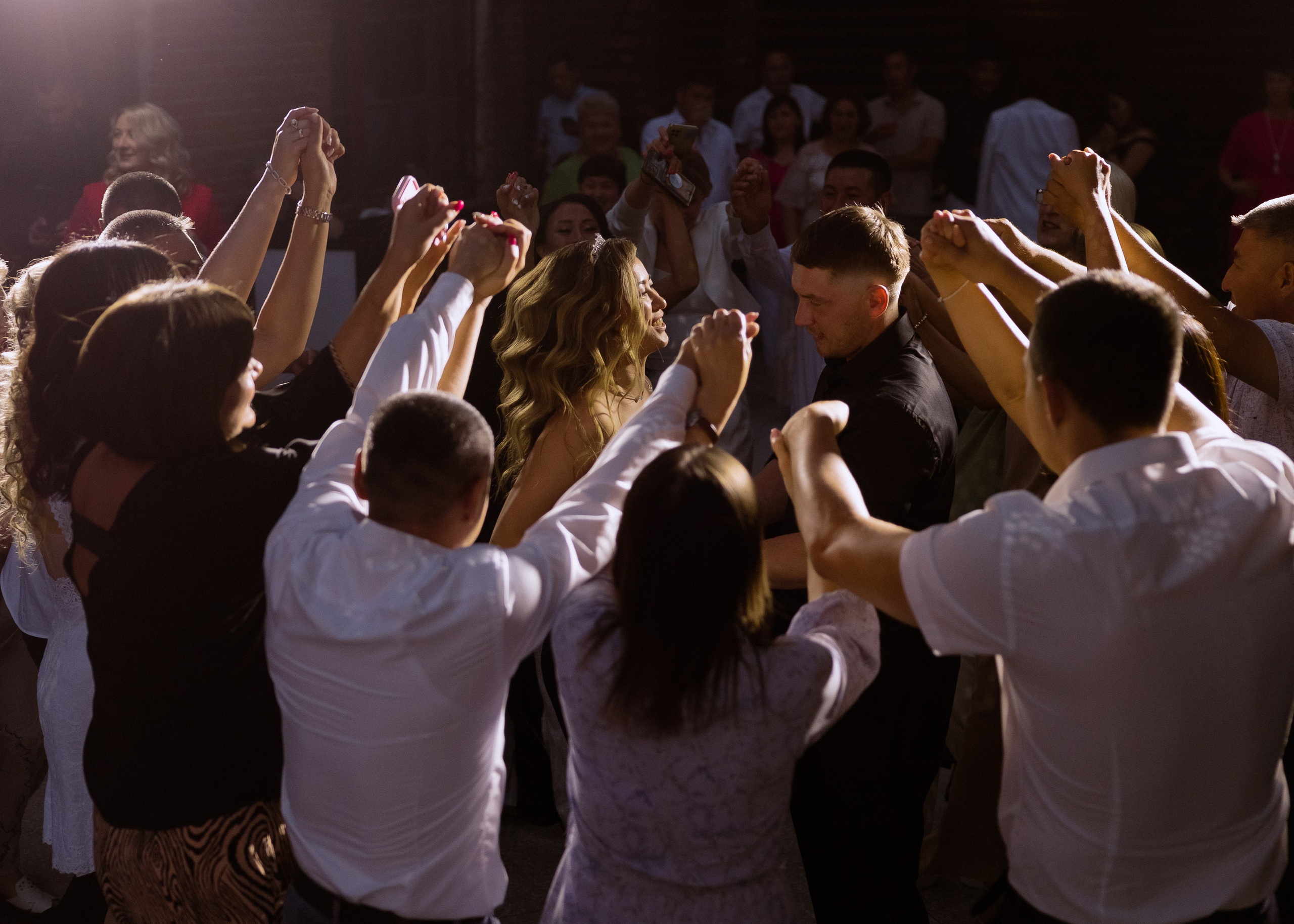 Дмитрий и Алита. Фотограф Эмиль Исякаев