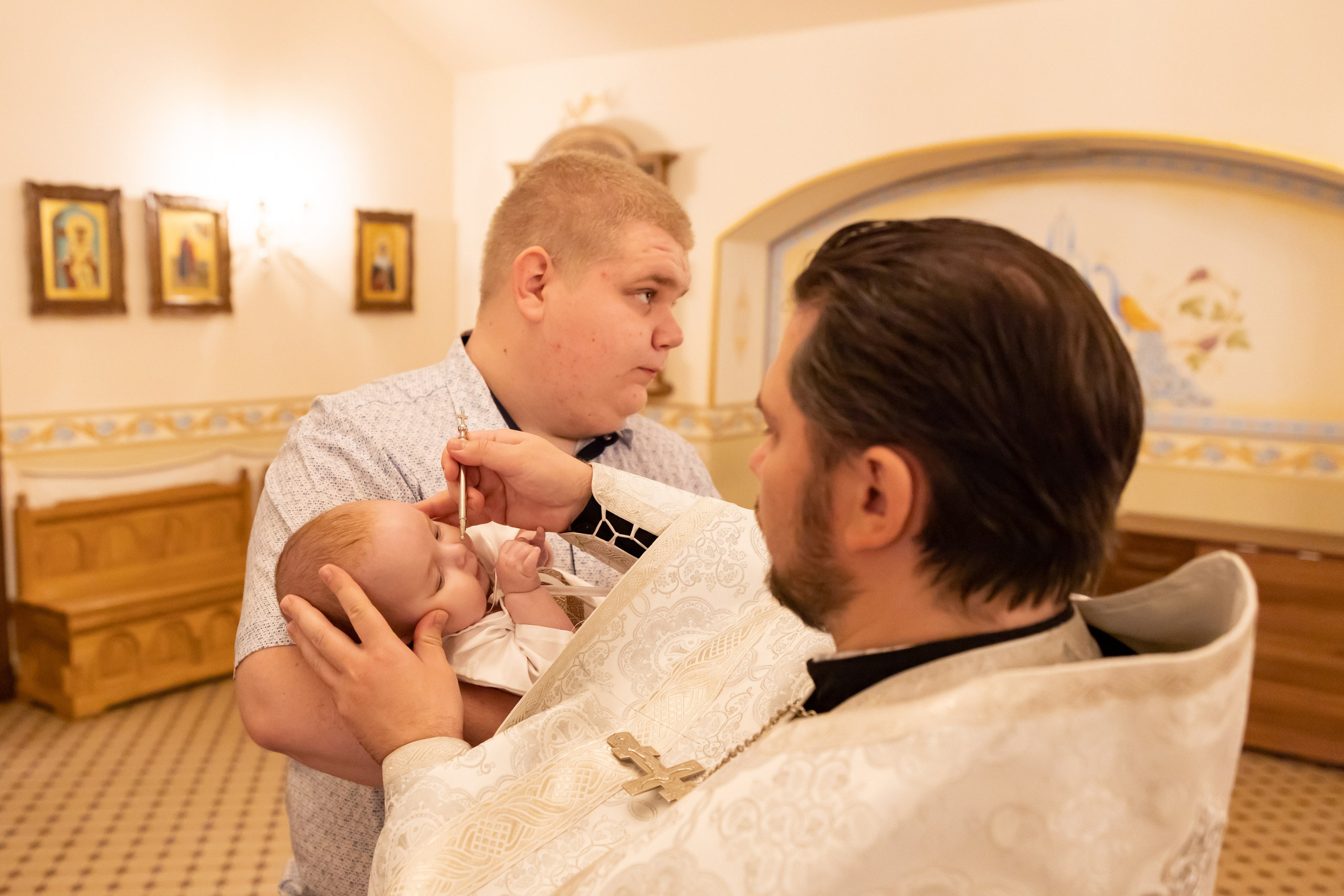 Крещение в Храме Покрова Пресвятой Богородицы. Семейный фотограф в Рязани и Рязанской области