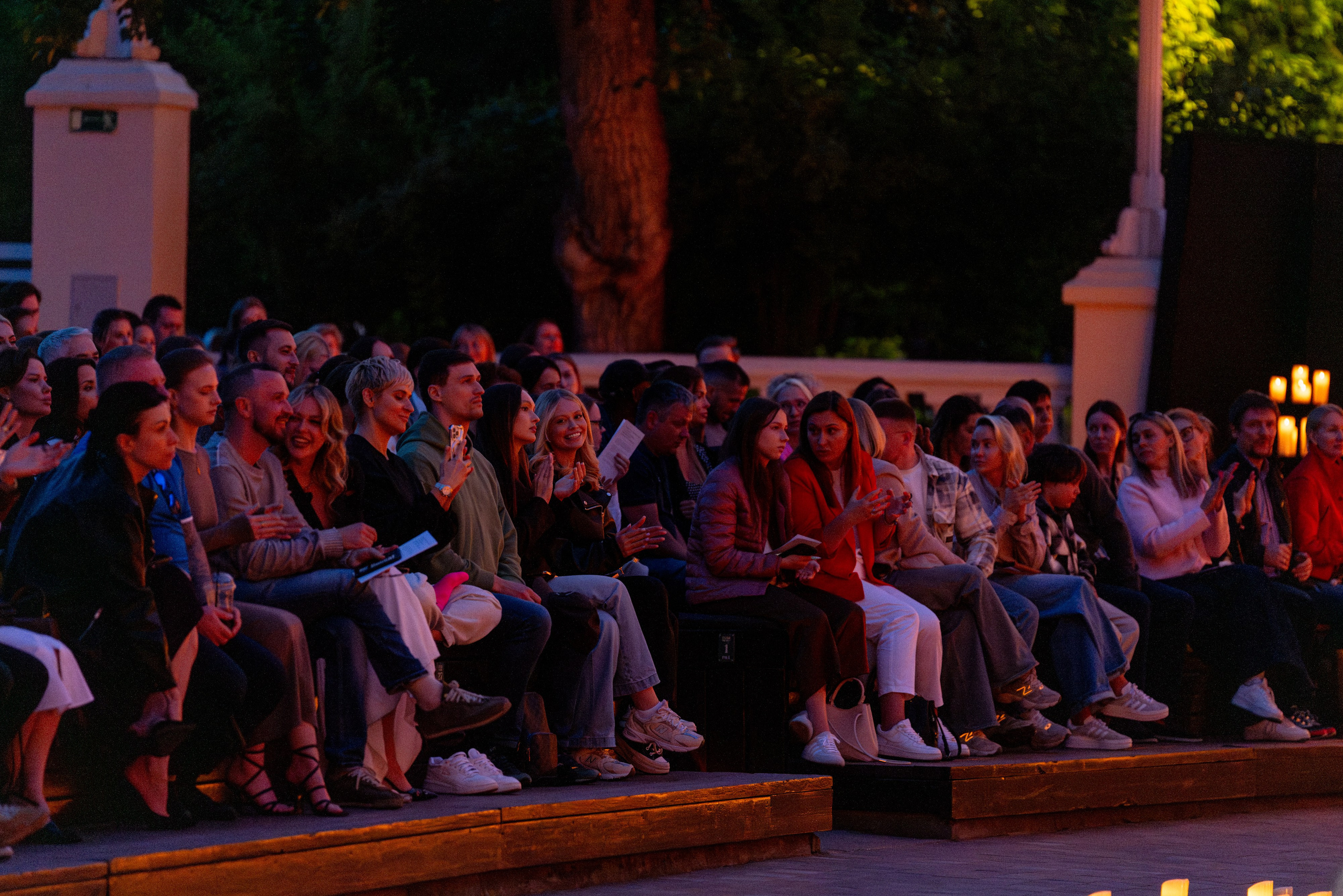 Симфонический оркестр Lumisfera при свечах. Фотограф Никита Комаров