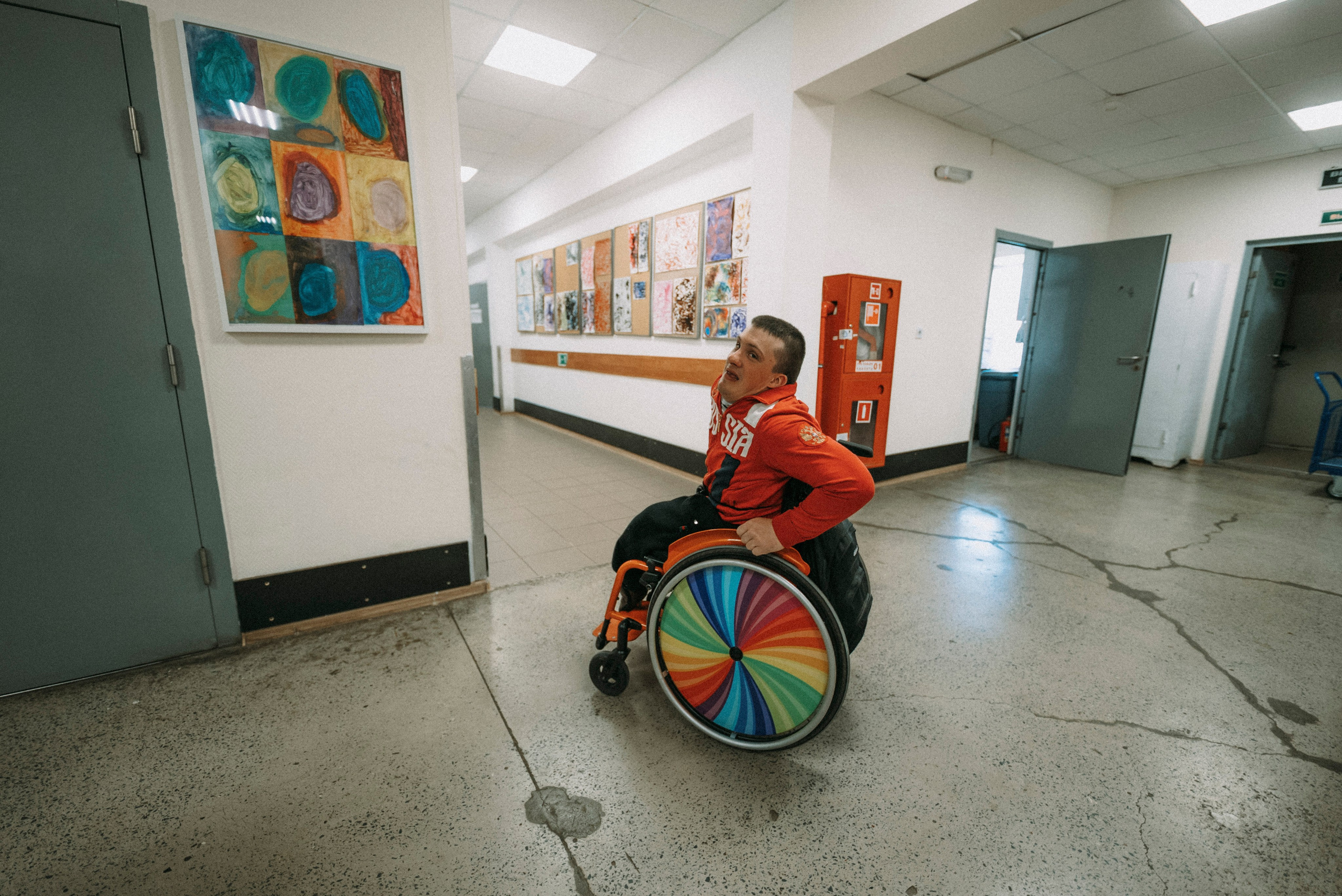 2026. Стрит-фотография, полная абсурда, идиотизма и красоты