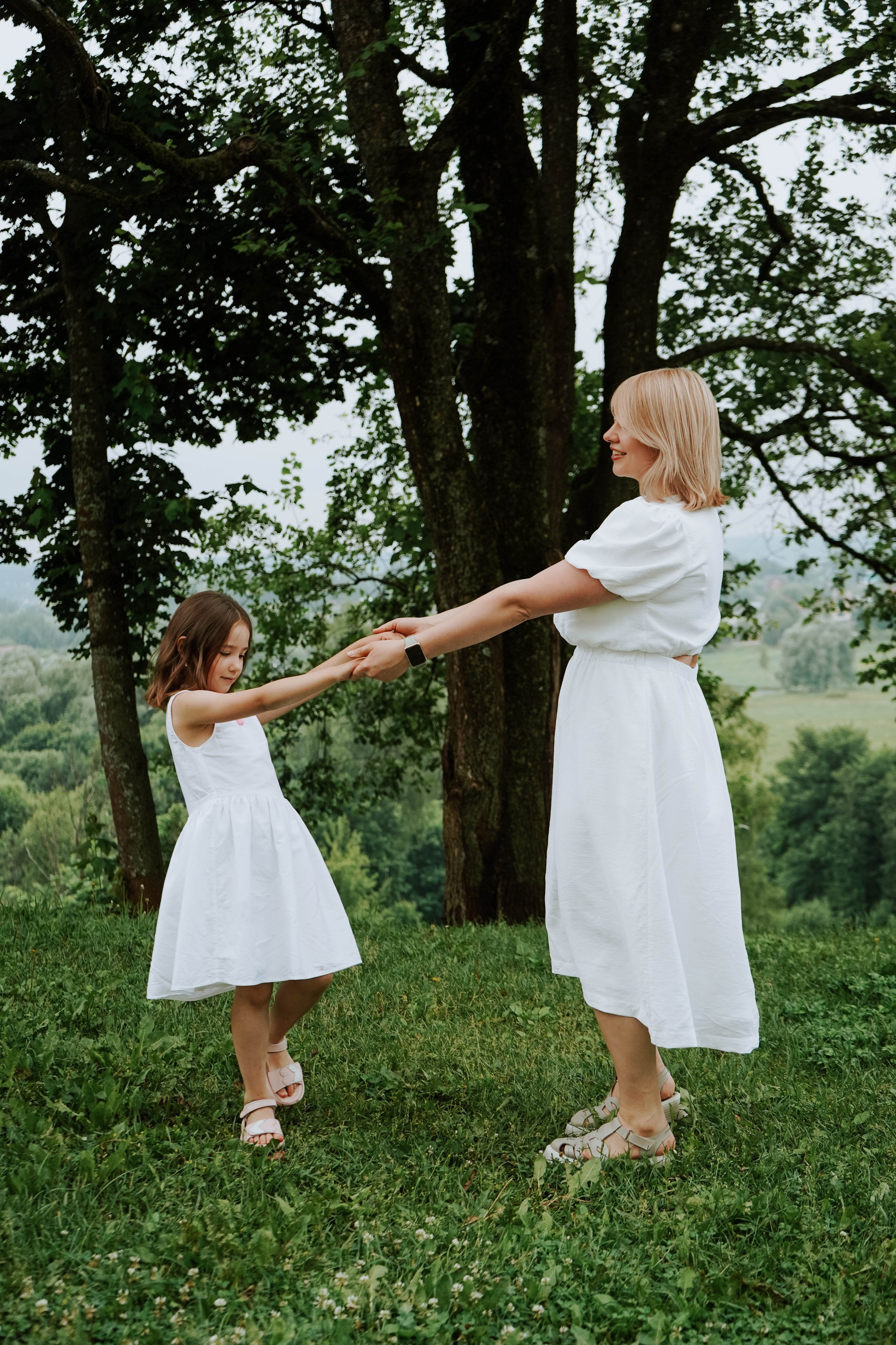 Оля, Игорь и Алина