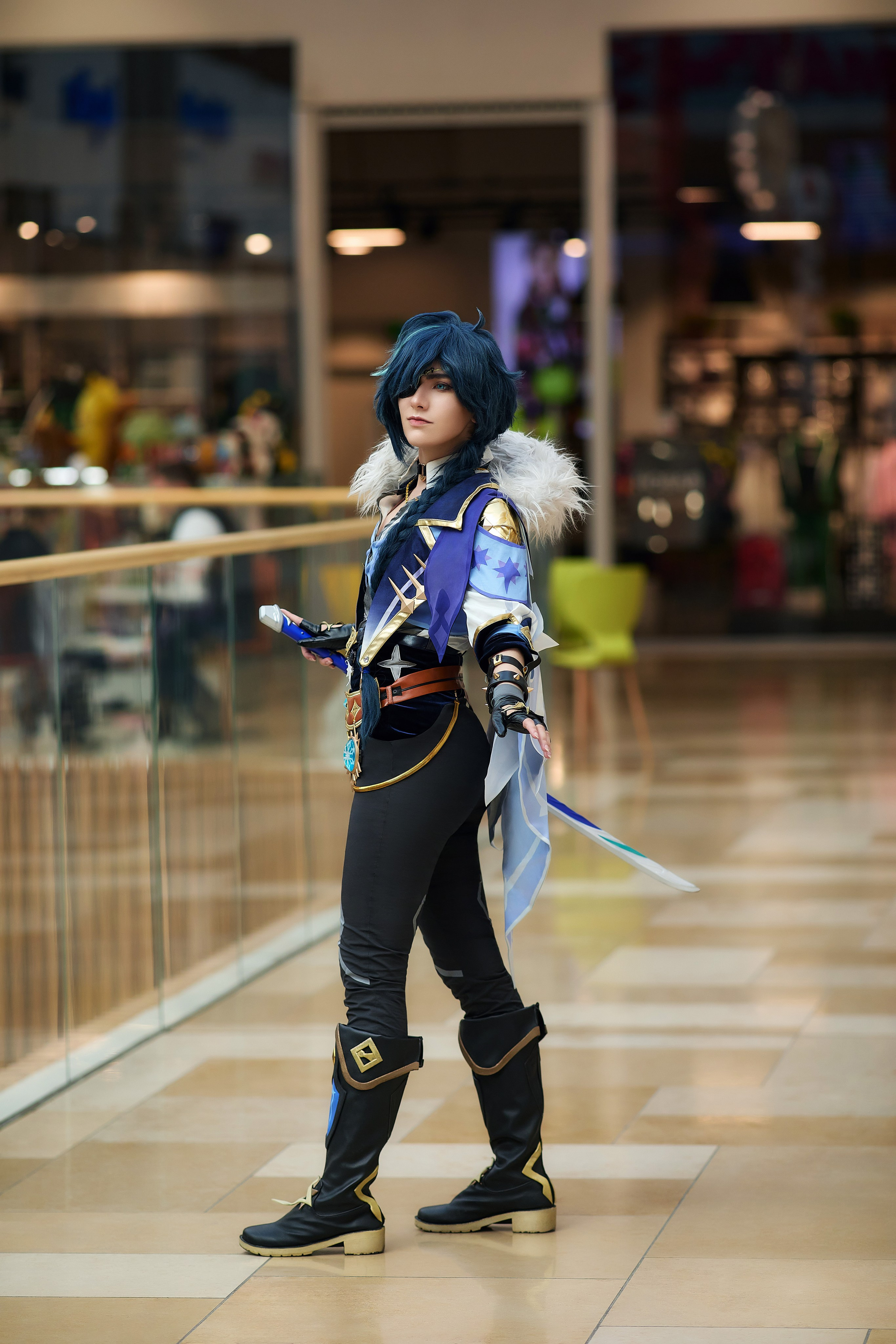 Кэйа в торговом центре. Автор снимка - косплей фотограф в Находке Олег Мороз