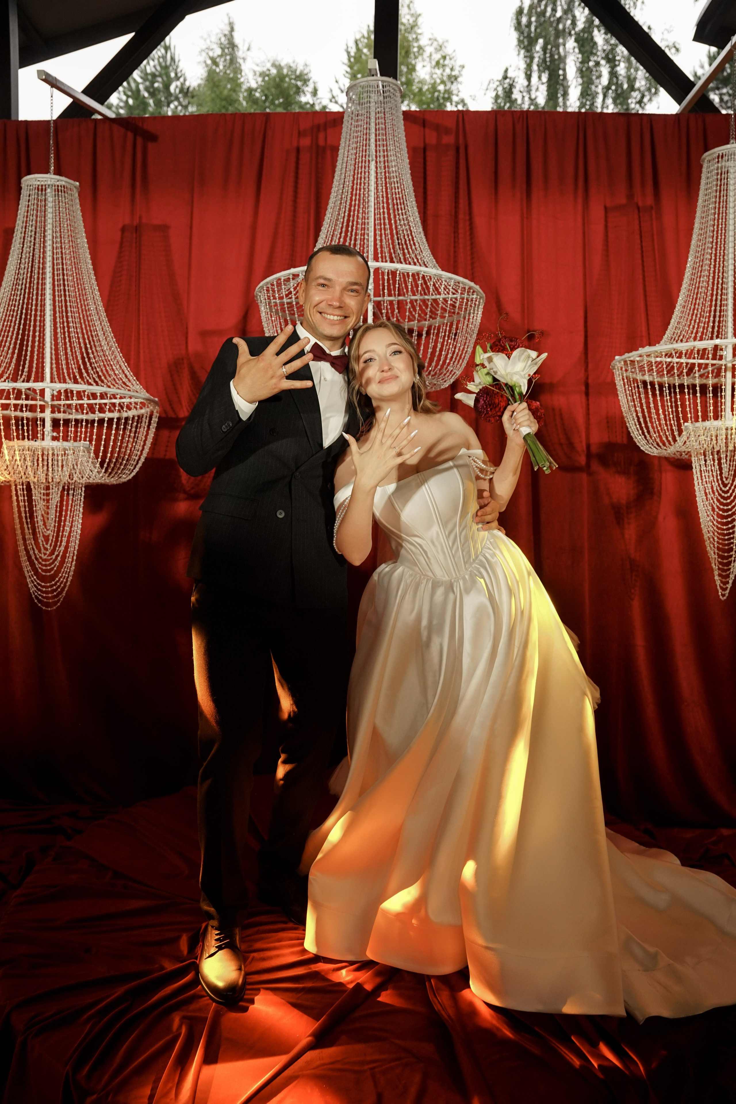 Кристина и Андрей: лавстори в гостинице и динамичный банкет. Фотограф в Иркутске