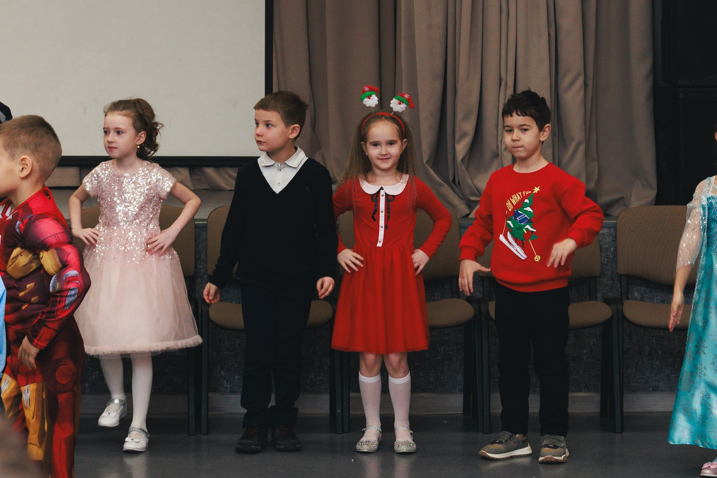 Новогодний утренник в начальной школе. Фотограф Воронеж, Новая Усмань Мария Бублик