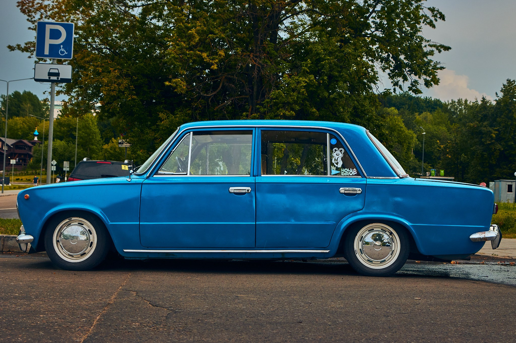 Автомобили