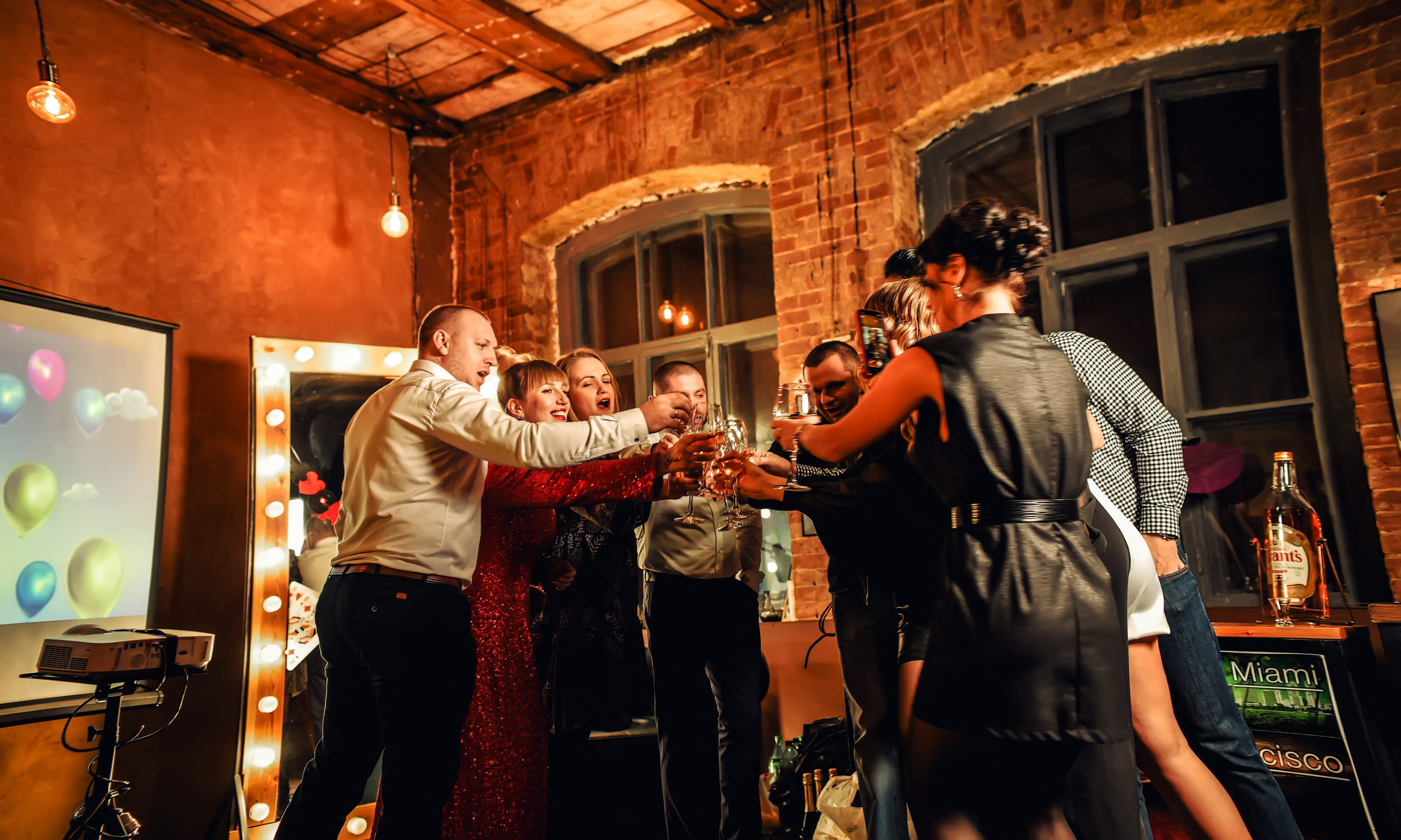 Тематическая вечеринка на юбилей 35 лет. Свадебный, семейный, детский, контент фотограф в Омске Максим Ильин
