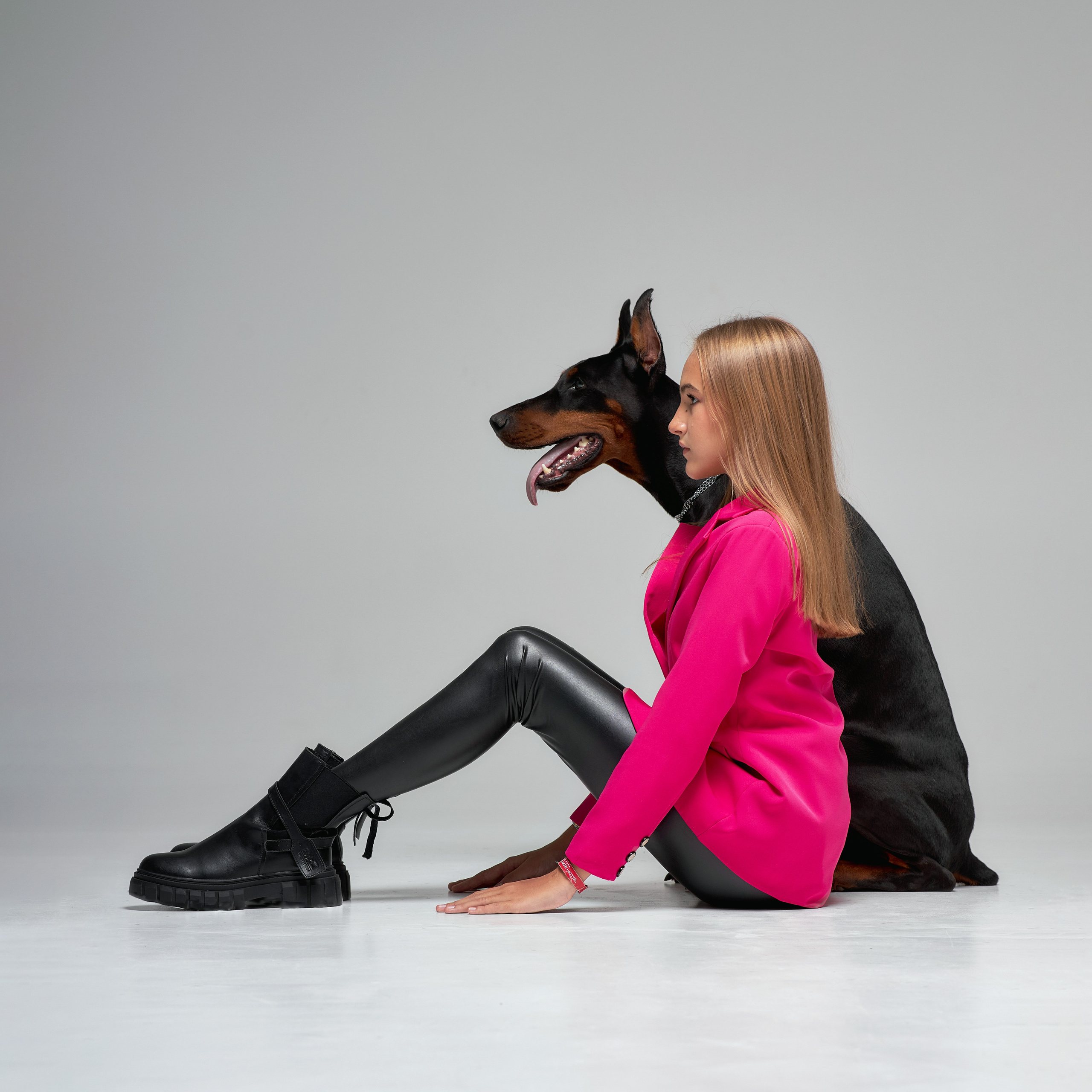 Николь с доберманом. Фотограф в городе Ростов-на-Дону Лариса Черных