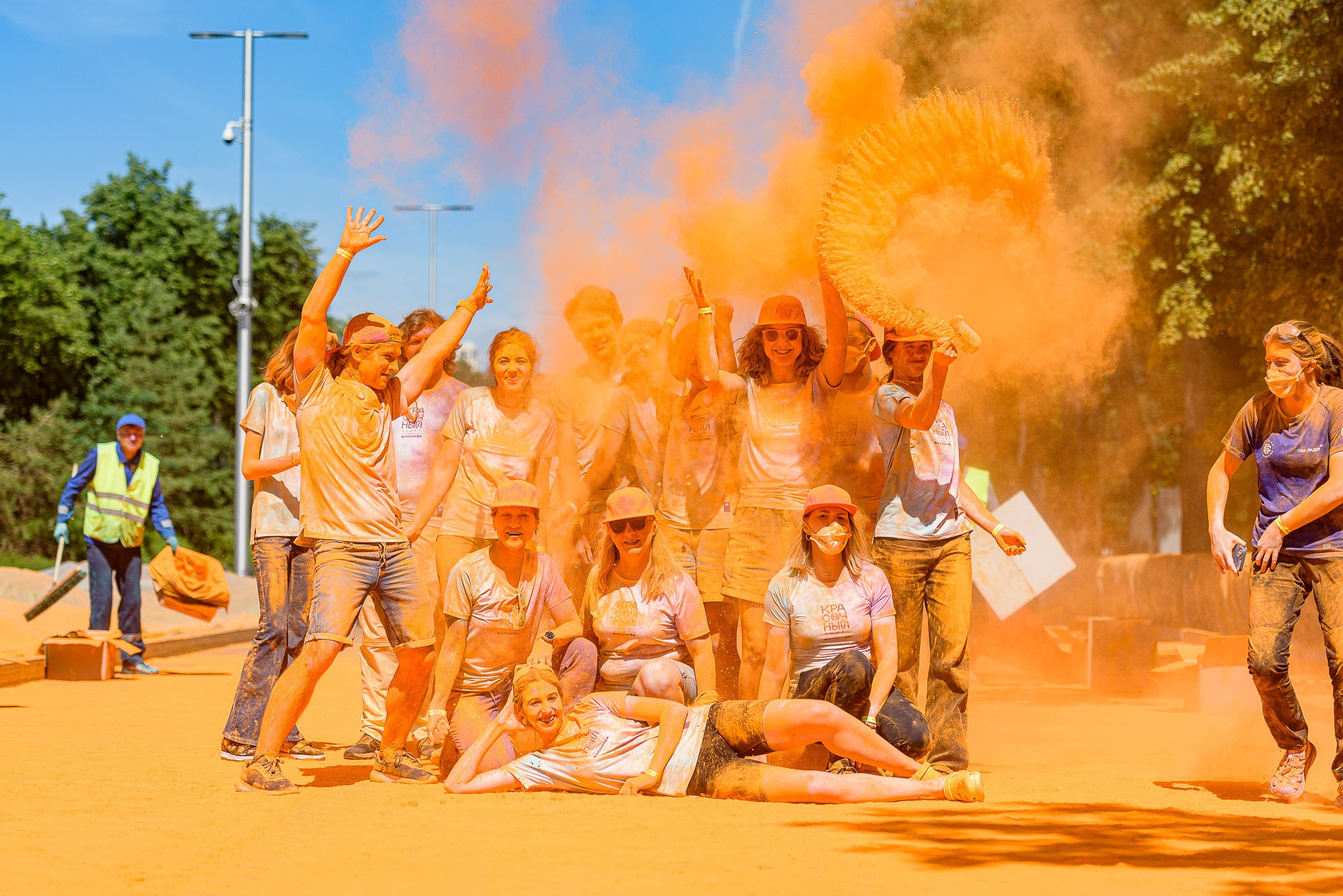 Красочные волонтеры!. Репортажный фотограф Сергей Квартальнов