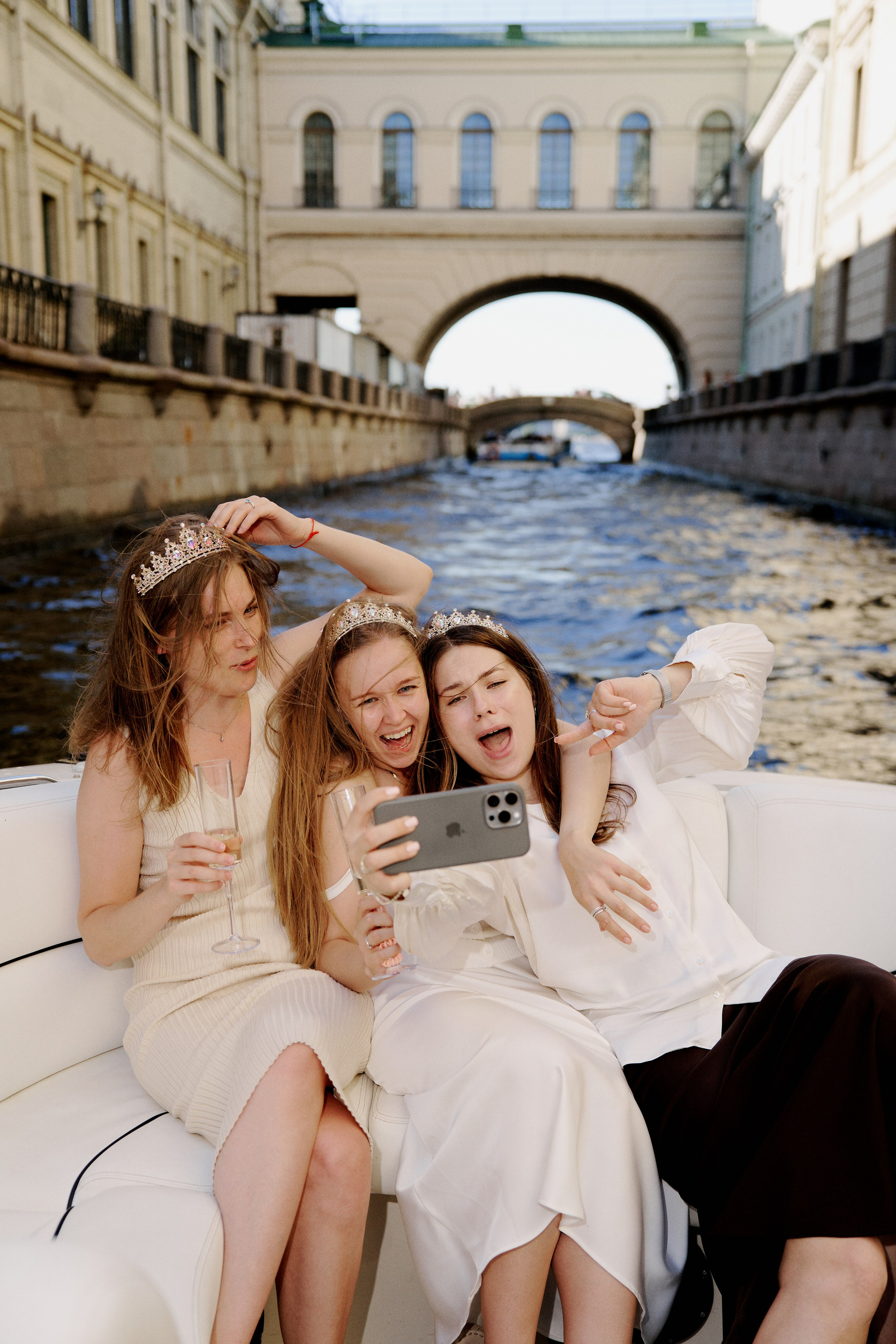 Девичник на катере. Фотограф / Санкт-Петербург / Галина Никонова