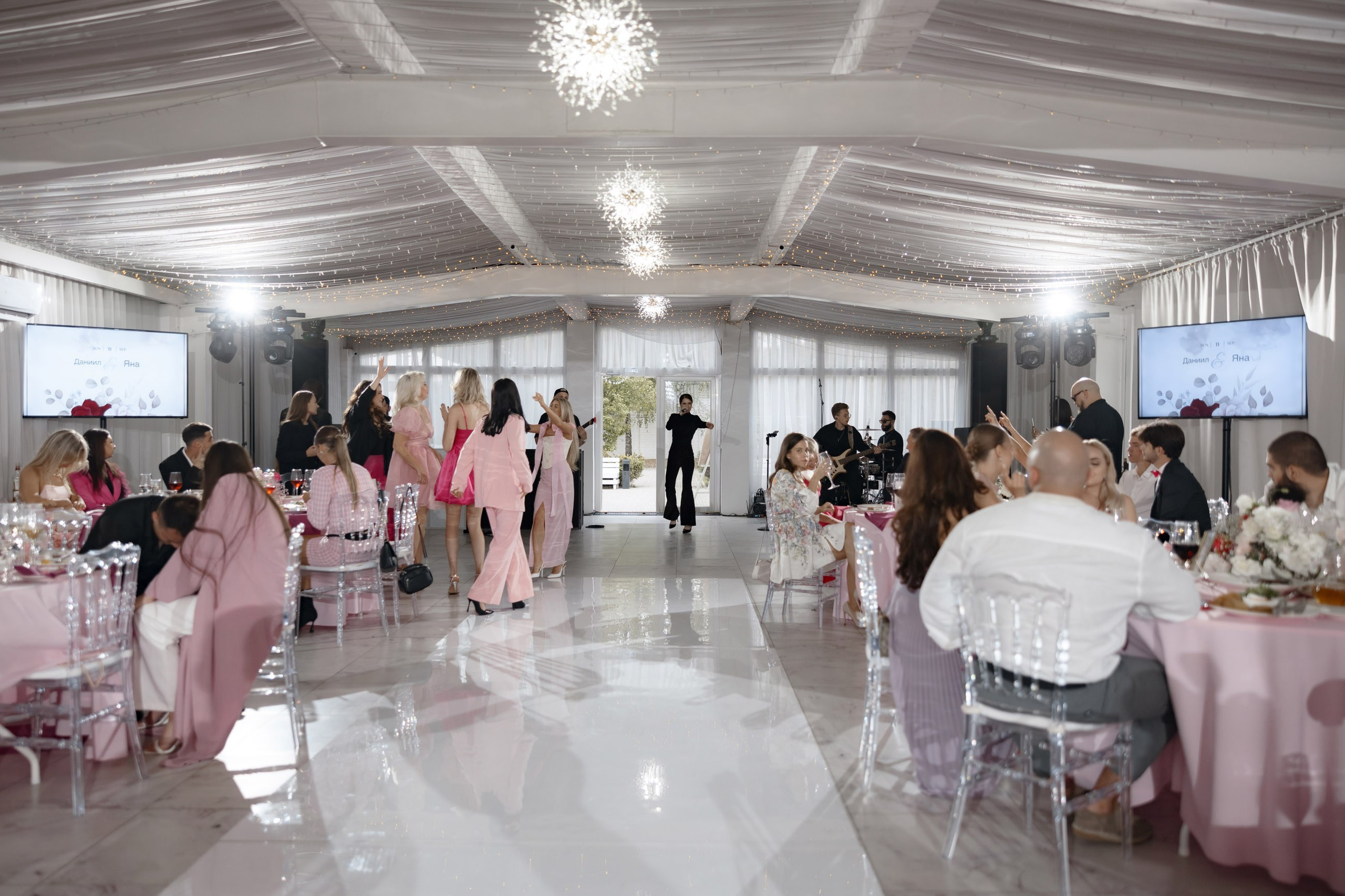 Даниил и Яна. Свадебный фотограф и видеограф Юрий и Эля Дубинины