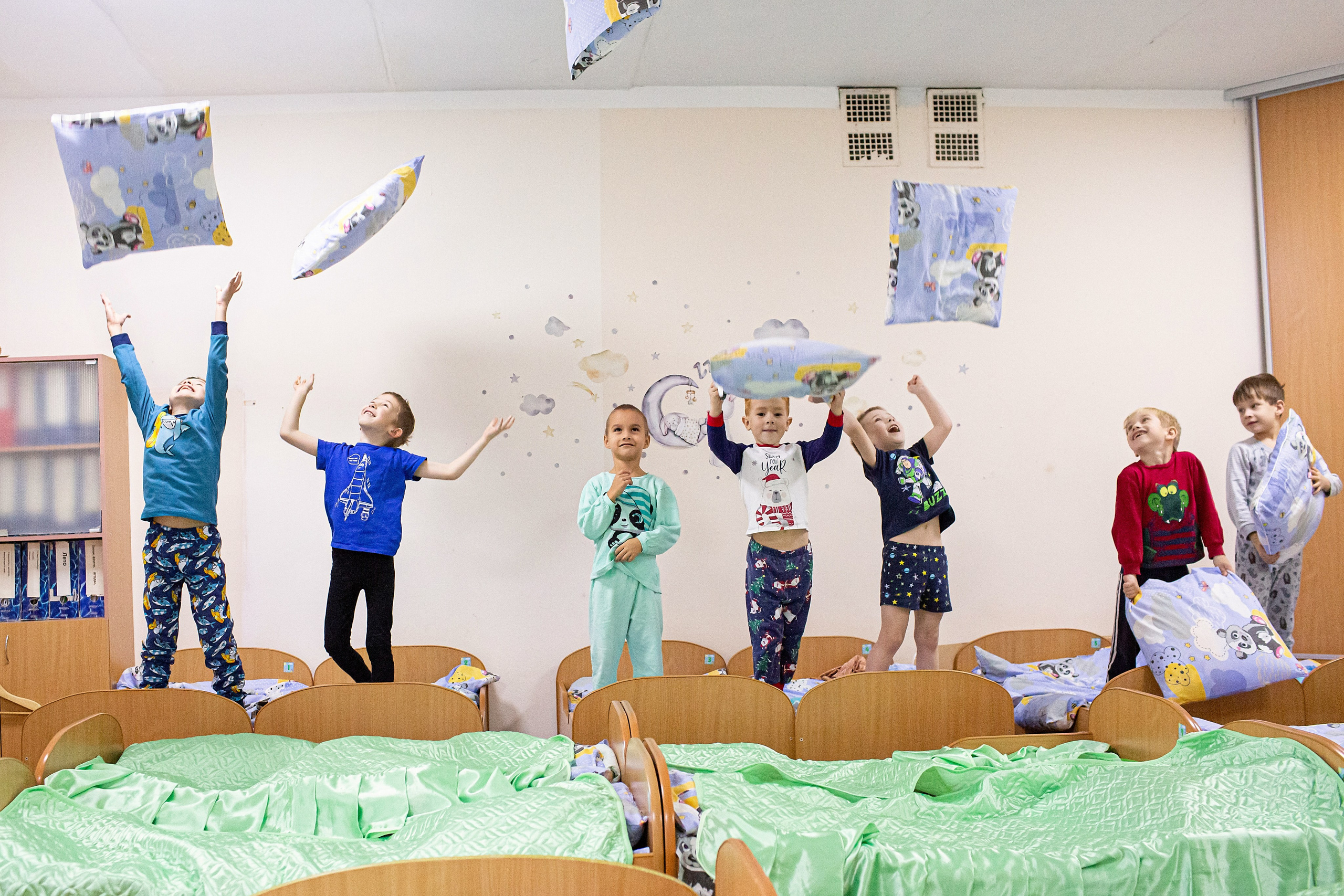 Спальня в детском саду. Свадебный, семейный, детский фотограф в Санкт-Петербурге