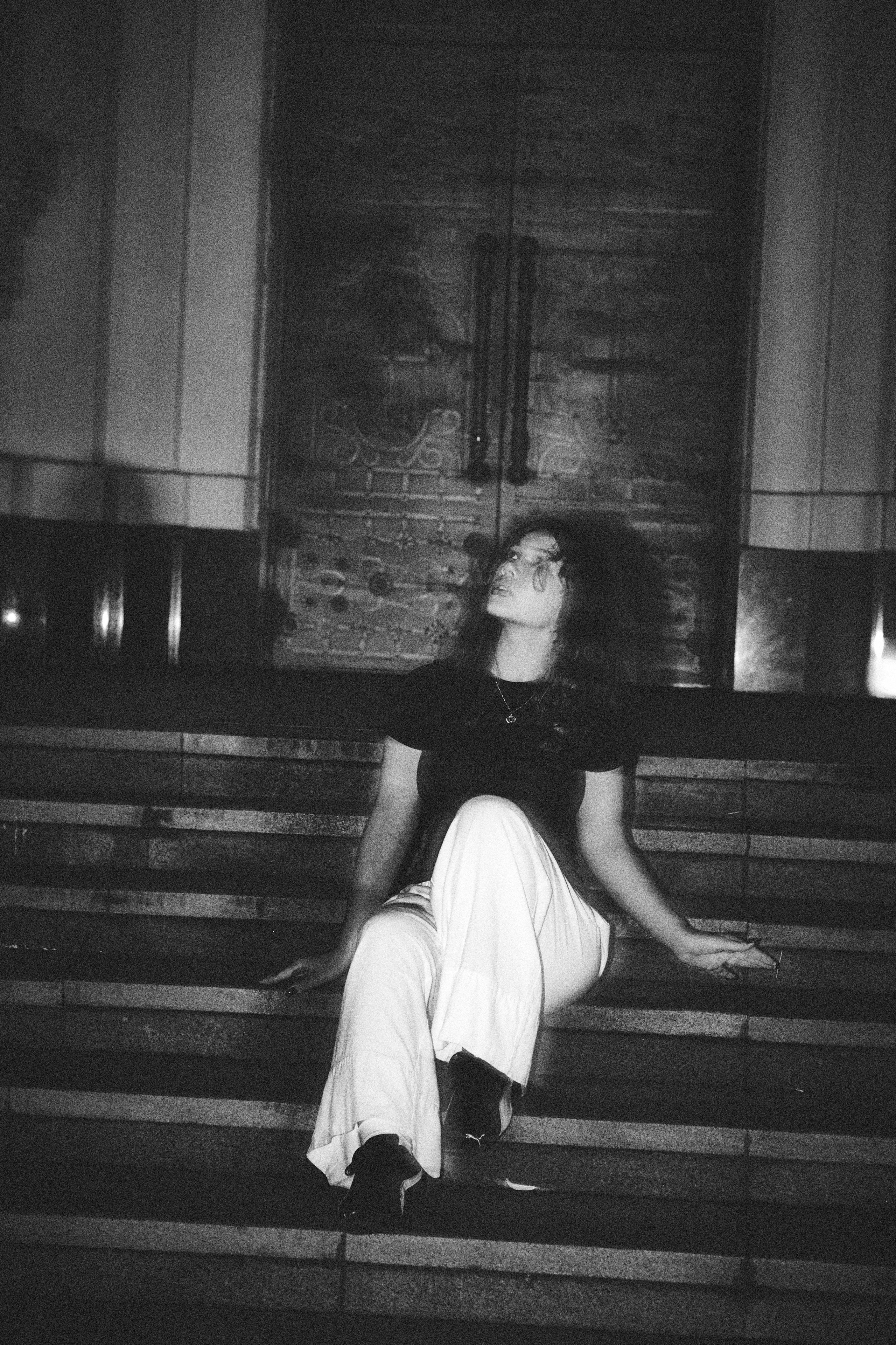 Ночная Фотосессия Софа. Фэшн-фотография и портреты в Владивостоке. Превращаю съёмку в повествование — создаю образы с сюжетом, которые остаются в памяти