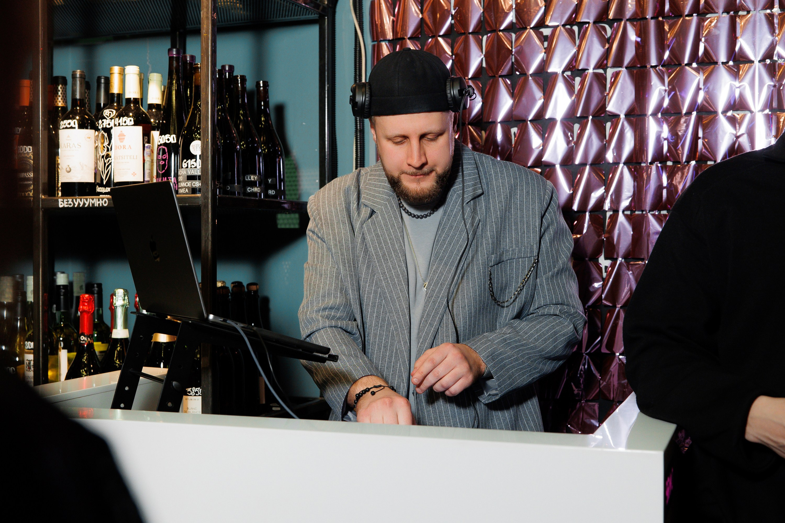 ВИНОТЕКА — 8 МАРТА. СВОИ. ФОТООТЧЕТЫ-СОБЫТИЯ-МЕСТА