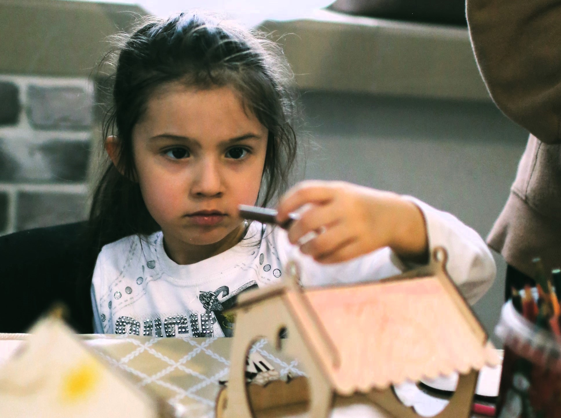 Конструирование кормушек в Воскресной школе. Фотограф Антонина Гудкова