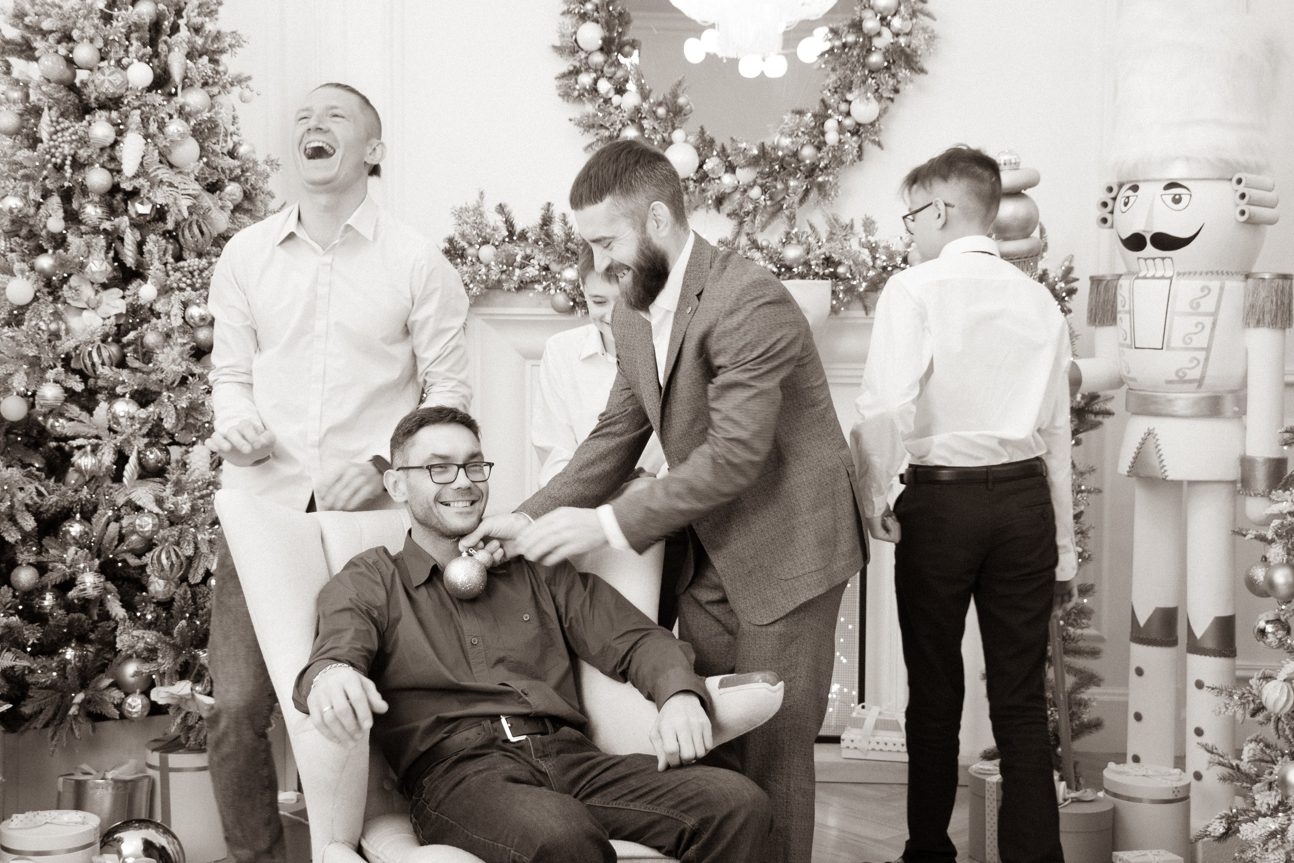 Тепло большой семьи — семейная фотосессия в студии, Екатеринбург. Фотограф в Екатеринбурге Пойгина Елена