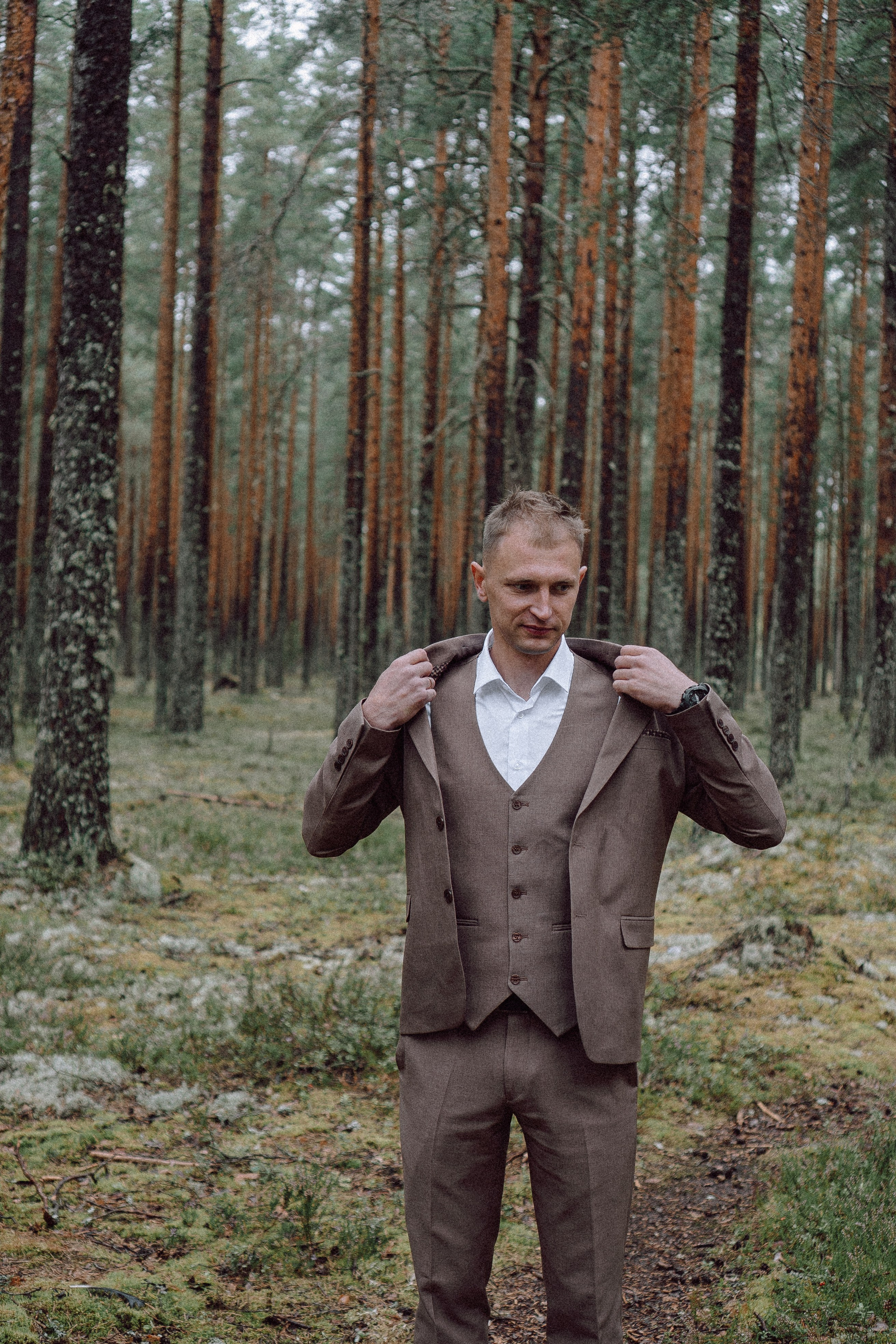 СВАДЕБНАЯ ФОТОСЕССИИЯ ПАРЫ В ГОРОДЕ ПРИОЗЕРСК В СОСНОВОМ ЛЕСУ И С ПИКАПОМ. Профессиональный фотограф, Санкт-Петербург — Виктория Богомолова
