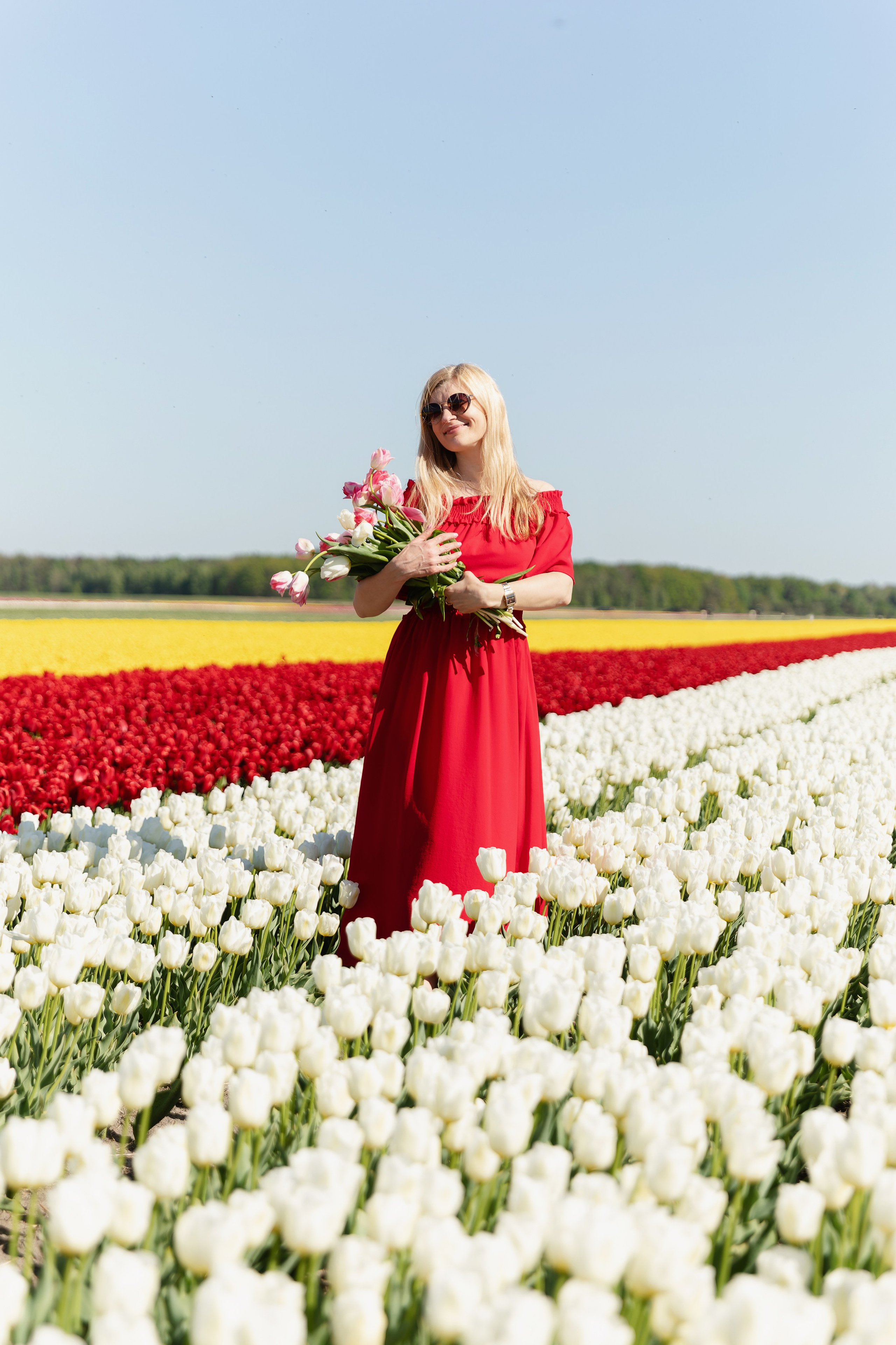 Фотографии с тюльпановых полей Пинск. Репортажный и свадебный фотограф в Минске Шамко Анатолий