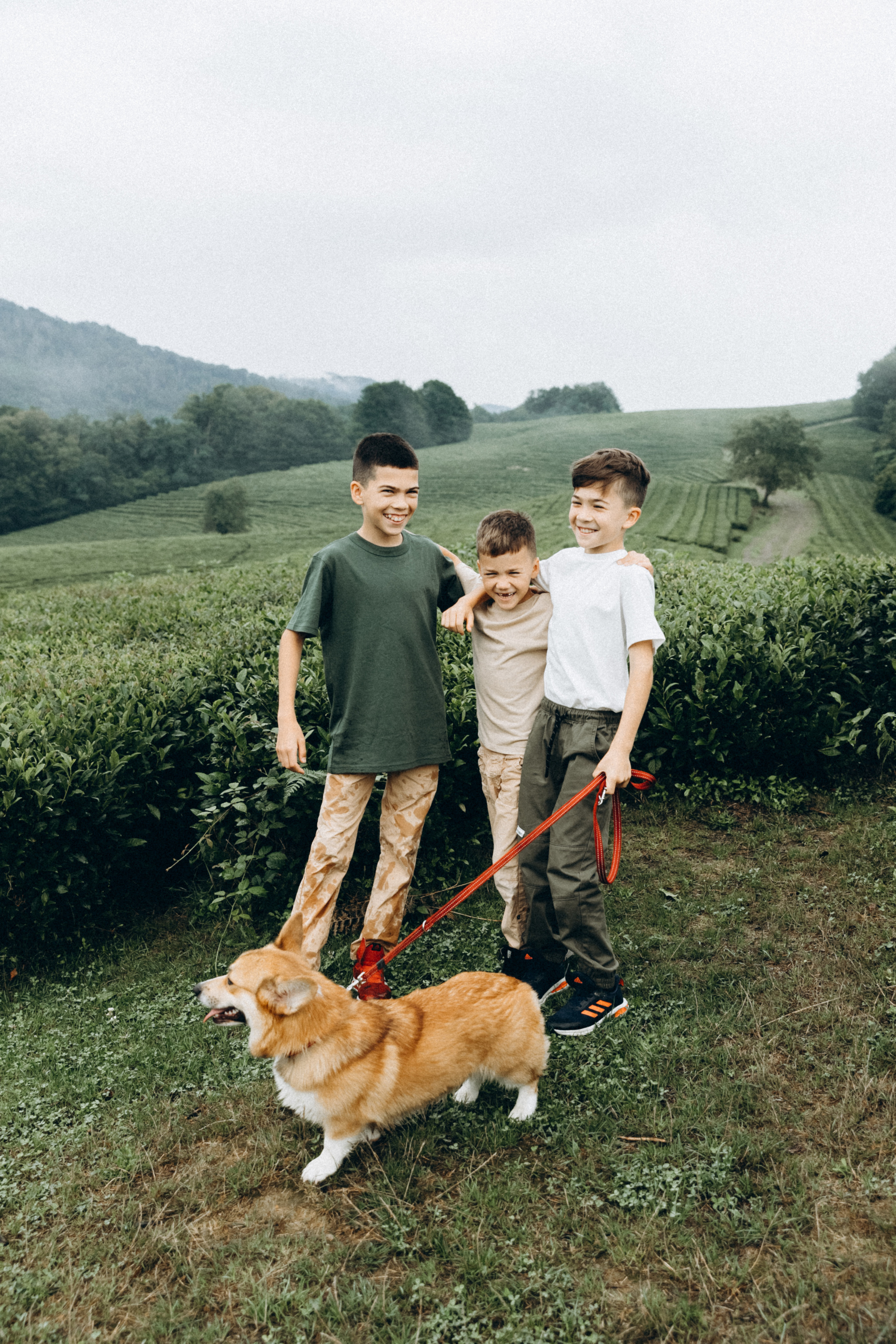 Дмитрий, Алия, Платон, Глеб, Радислав, Герман и Юмми. Фотограф Сочи Адлер Красная Поляна Ошутина Анастасия