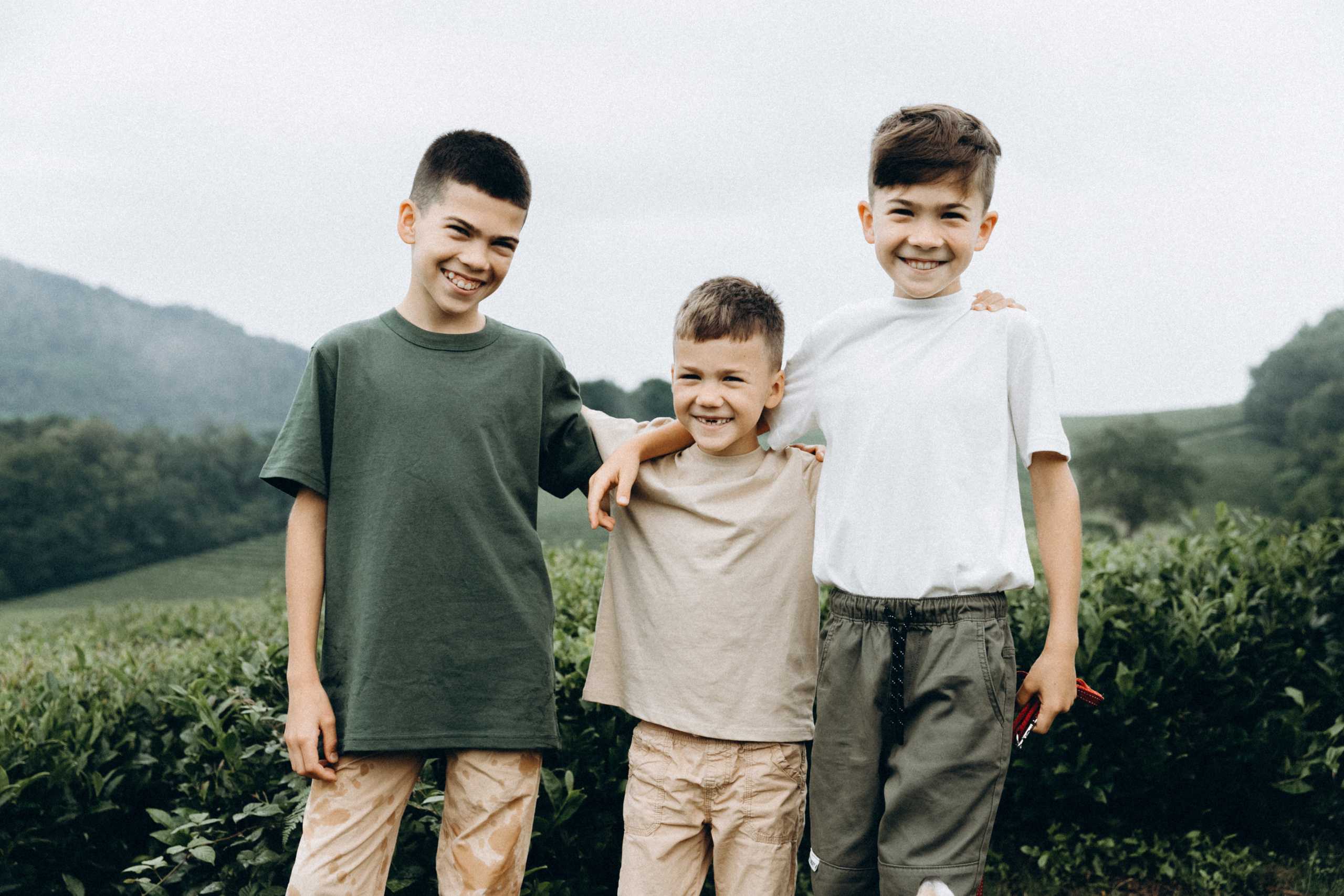 Дмитрий, Алия, Платон, Глеб, Радислав, Герман и Юмми. Фотограф Сочи Адлер Красная Поляна Ошутина Анастасия