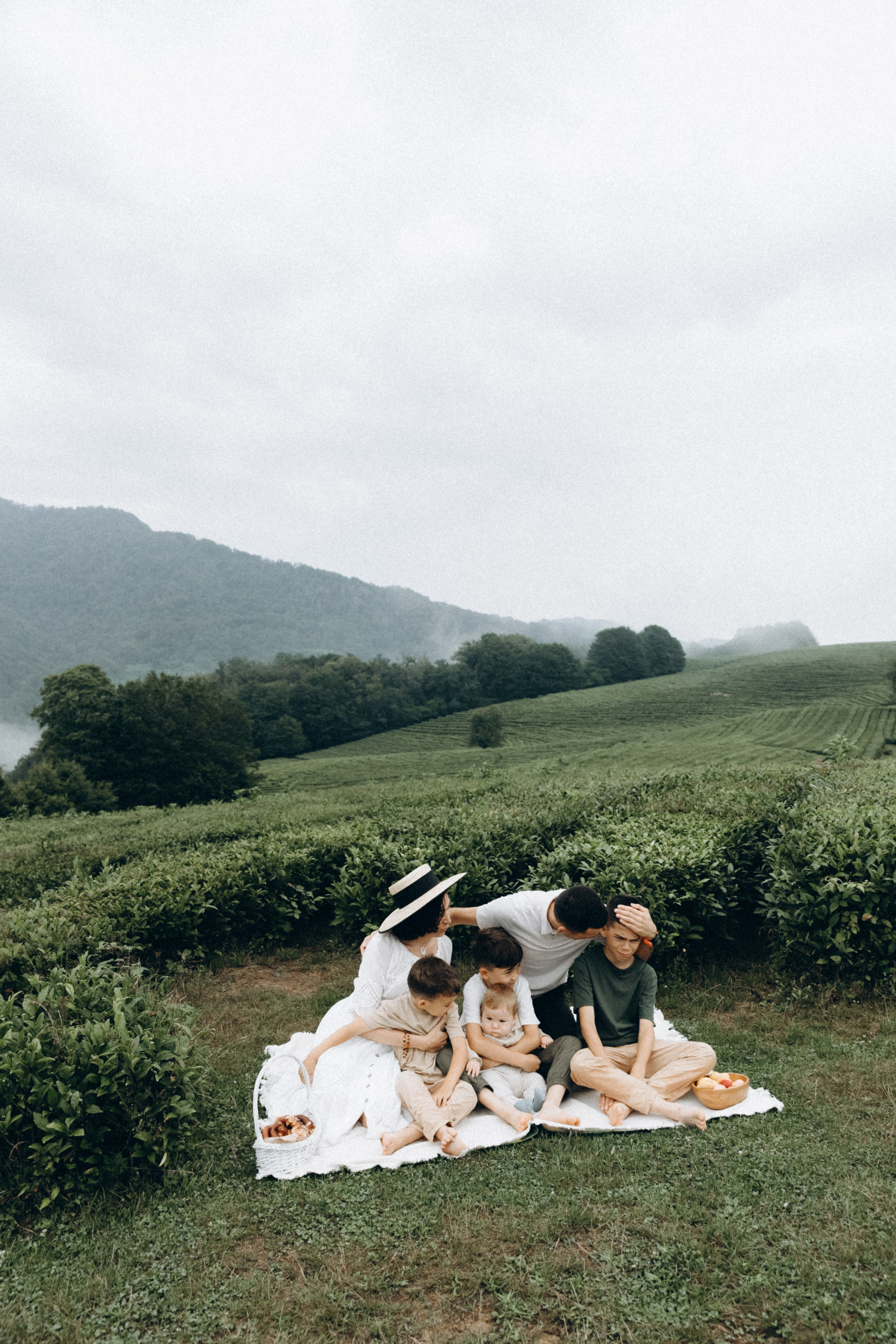 Дмитрий, Алия, Платон, Глеб, Радислав, Герман и Юмми. Фотограф Сочи Адлер Красная Поляна Ошутина Анастасия