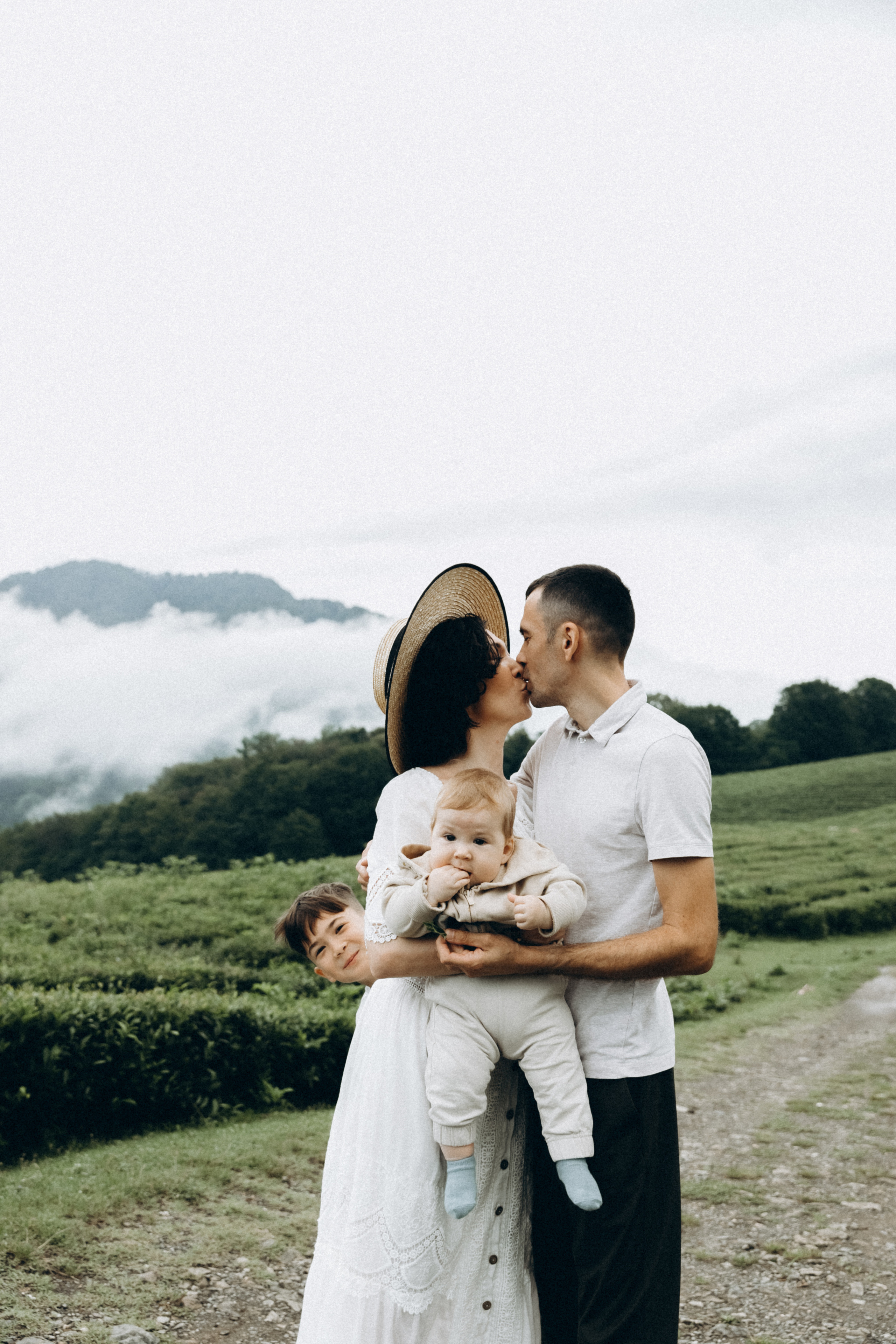 Дмитрий, Алия, Платон, Глеб, Радислав, Герман и Юмми. Фотограф Сочи Адлер Красная Поляна Ошутина Анастасия