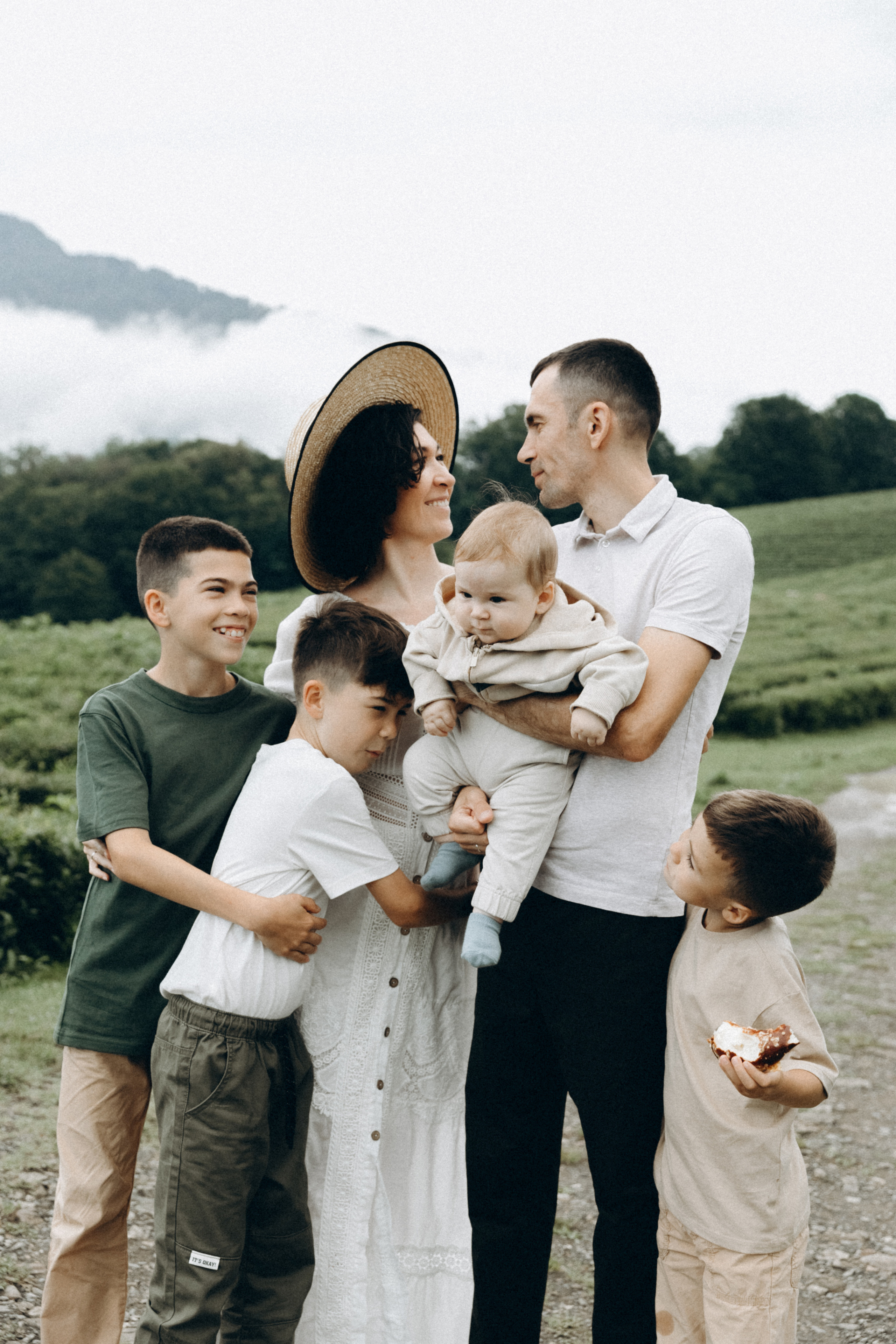 Дмитрий, Алия, Платон, Глеб, Радислав, Герман и Юмми. Фотограф Сочи Адлер Красная Поляна Ошутина Анастасия