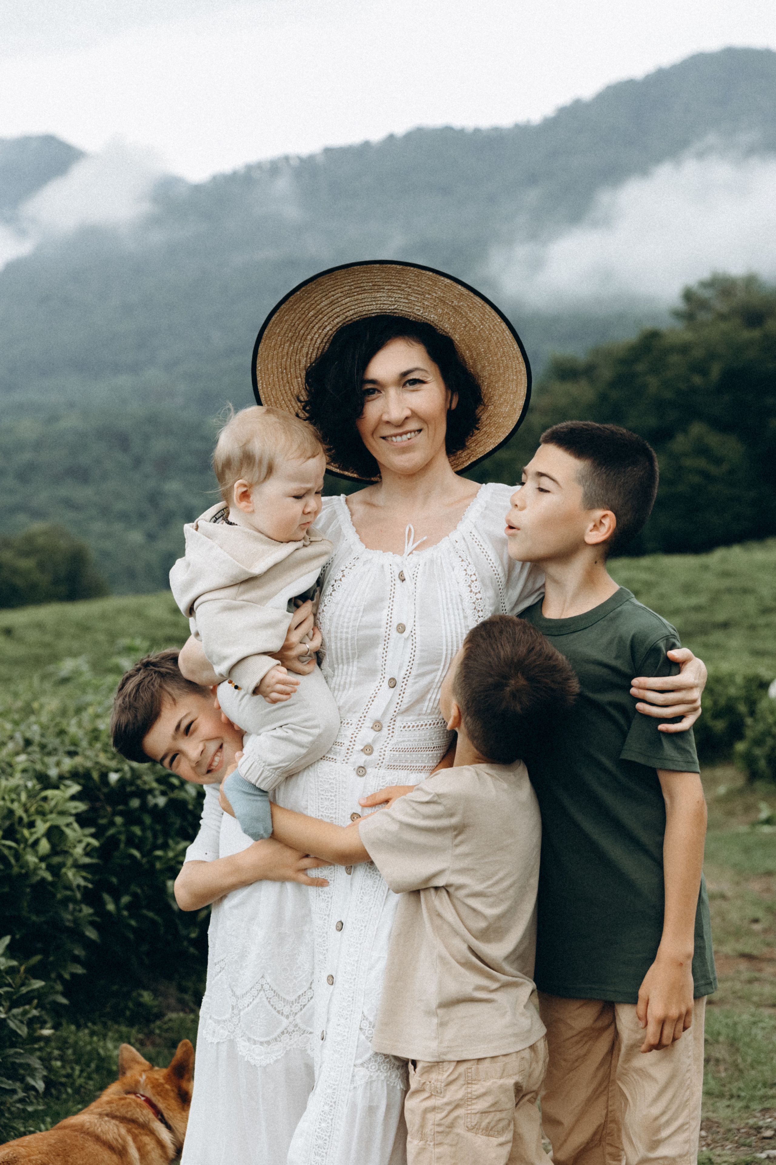 Дмитрий, Алия, Платон, Глеб, Радислав, Герман и Юмми. Фотограф Сочи Адлер Красная Поляна Ошутина Анастасия