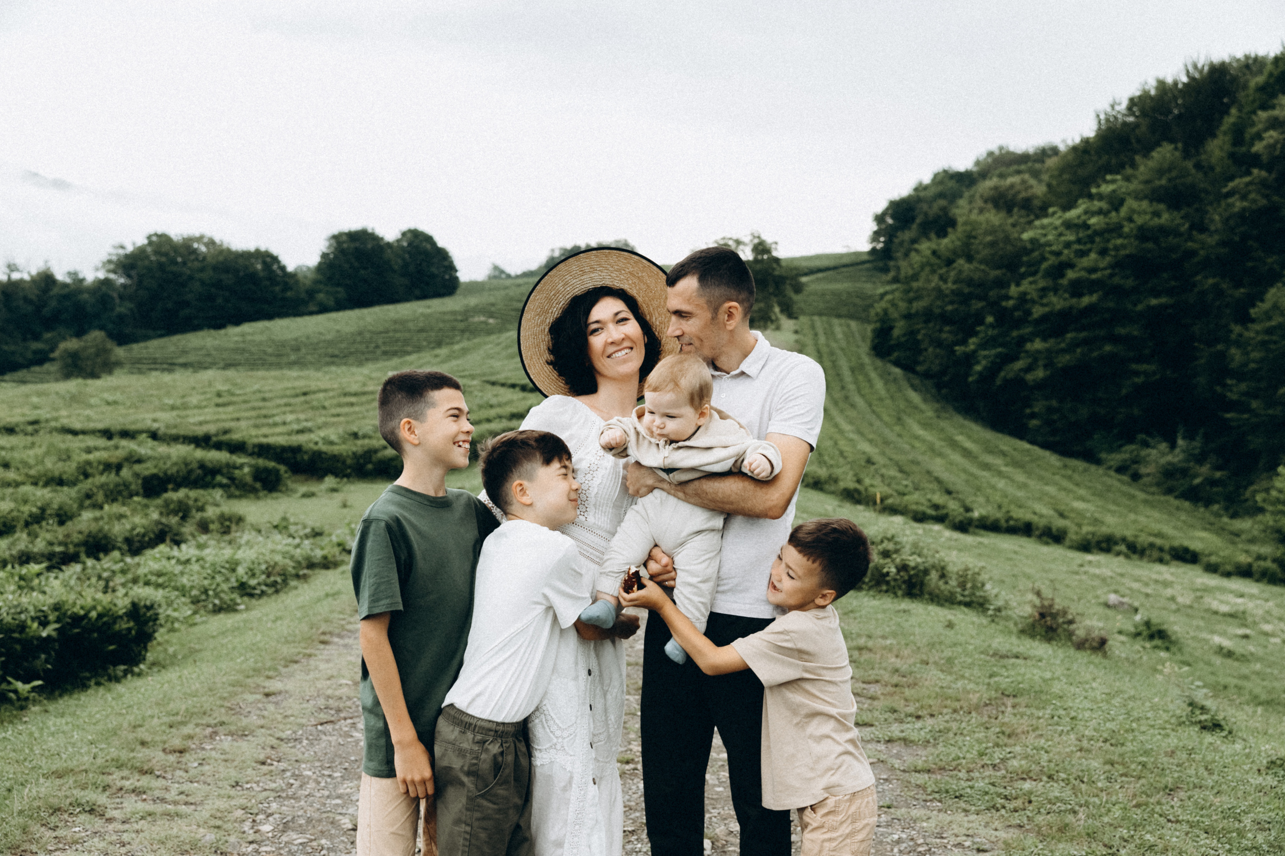 Дмитрий, Алия, Платон, Глеб, Радислав, Герман и Юмми. Фотограф Сочи Адлер Красная Поляна Ошутина Анастасия