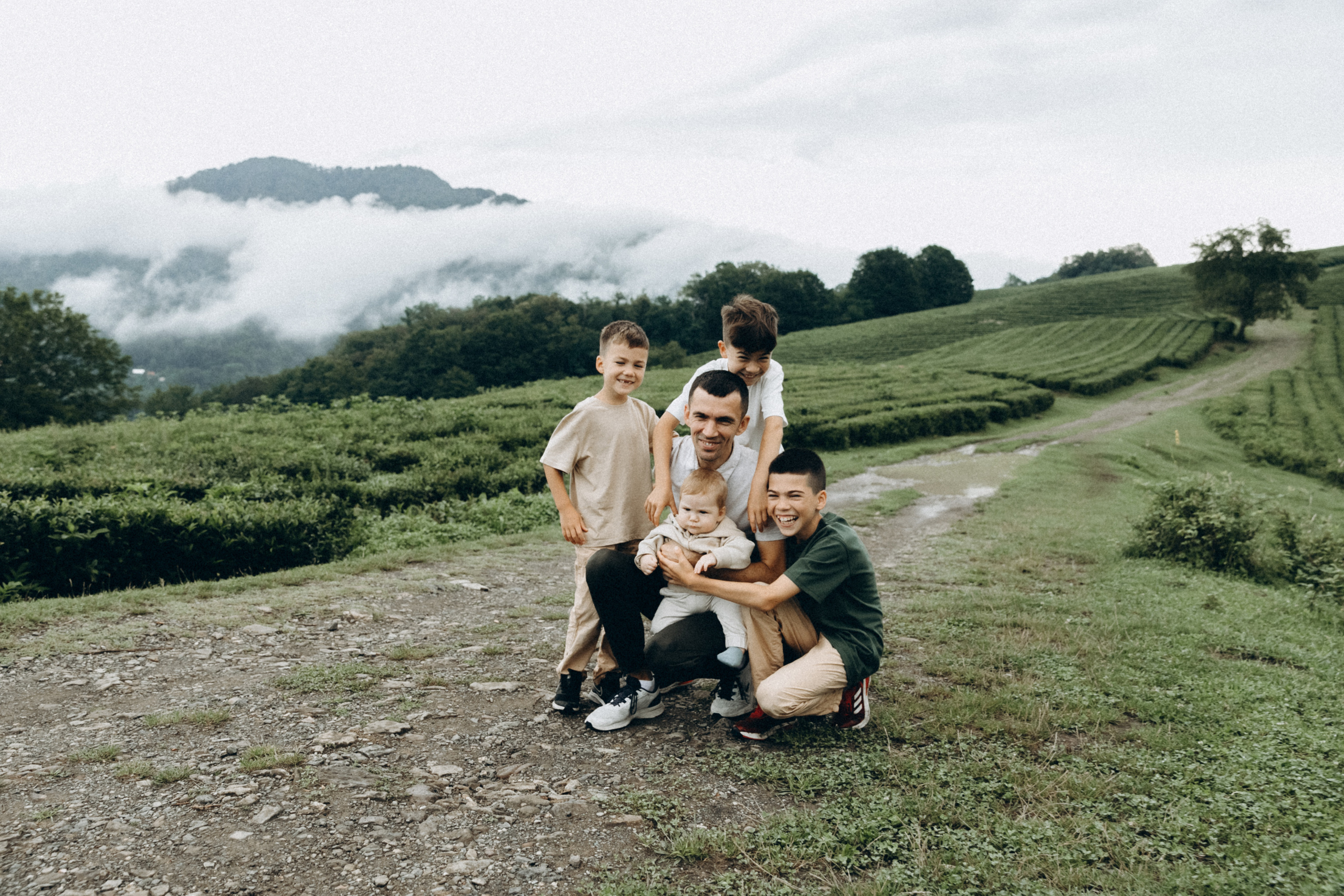 Дмитрий, Алия, Платон, Глеб, Радислав, Герман и Юмми. Фотограф Сочи Адлер Красная Поляна Ошутина Анастасия