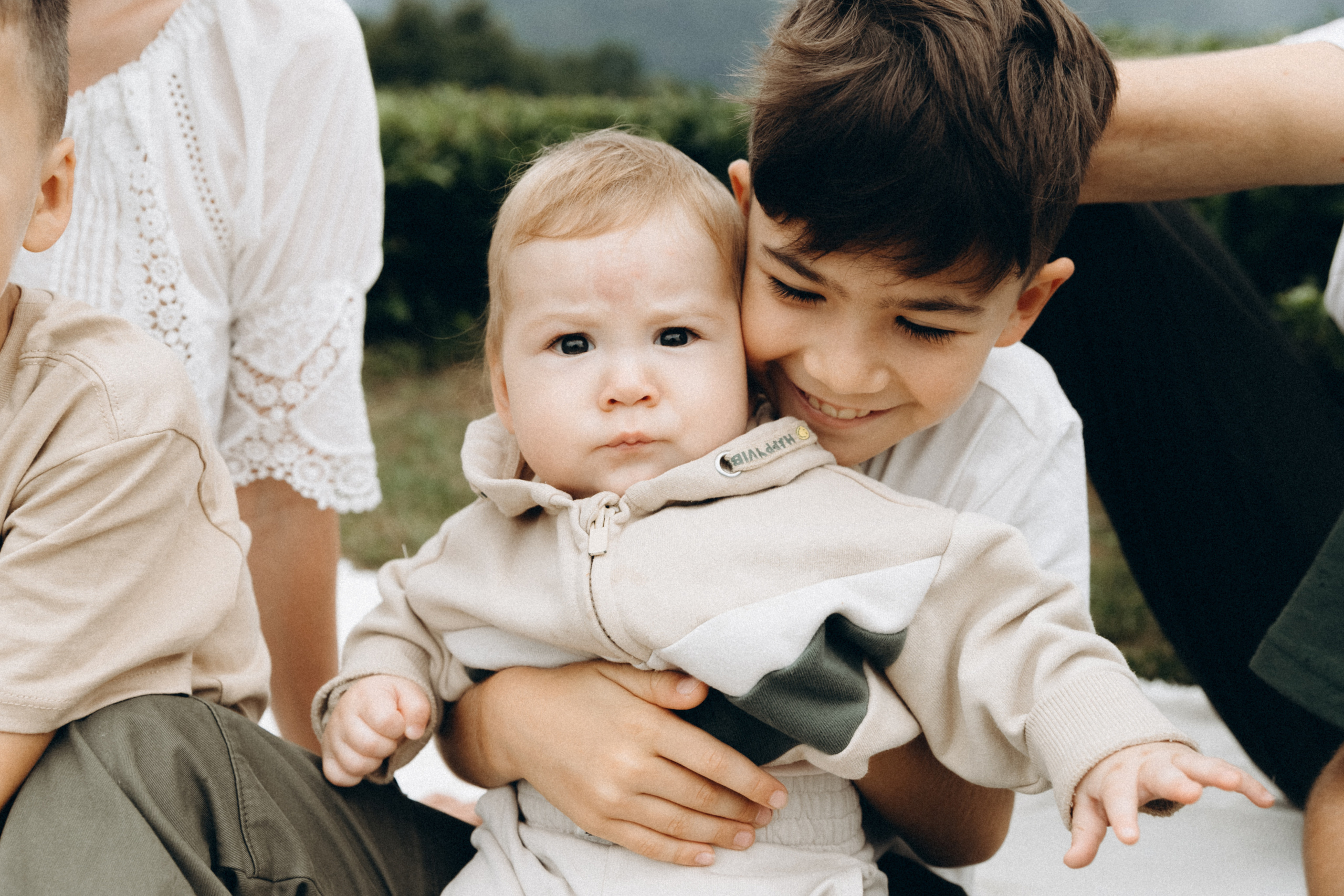 Дмитрий, Алия, Платон, Глеб, Радислав, Герман и Юмми. Фотограф Сочи Адлер Красная Поляна Ошутина Анастасия