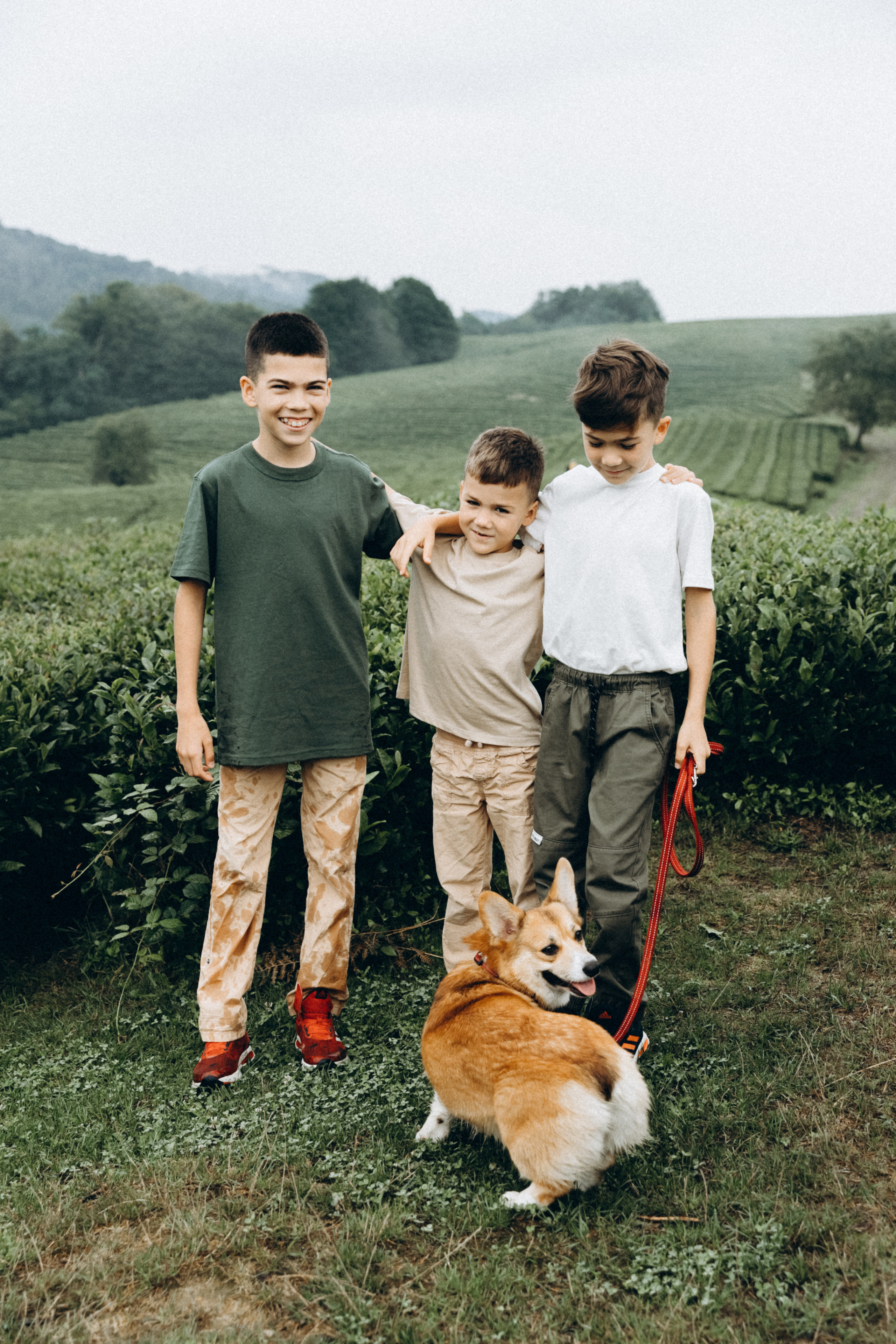 Дмитрий, Алия, Платон, Глеб, Радислав, Герман и Юмми. Фотограф Сочи Адлер Красная Поляна Ошутина Анастасия