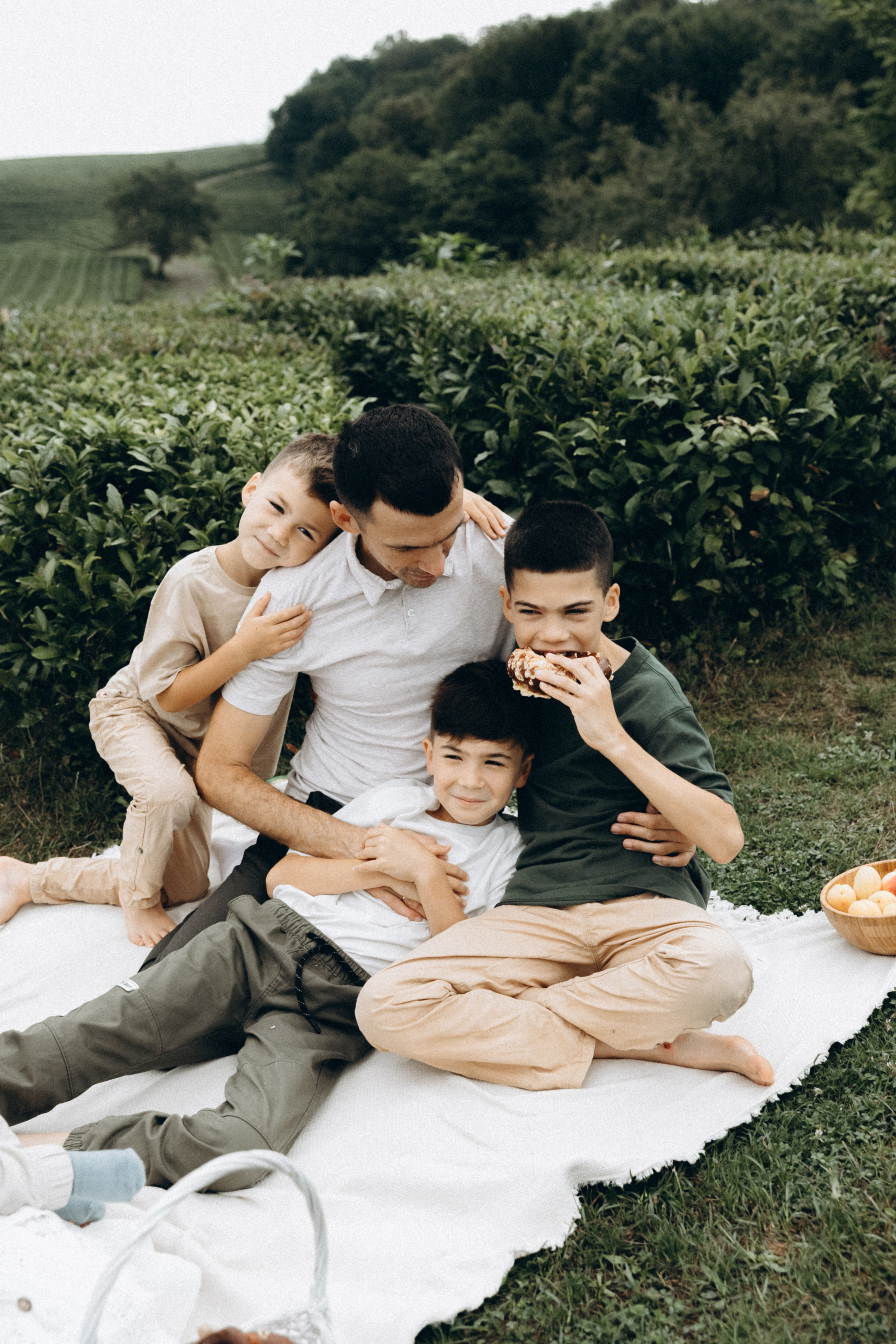 Дмитрий, Алия, Платон, Глеб, Радислав, Герман и Юмми. Фотограф Сочи Адлер Красная Поляна Ошутина Анастасия