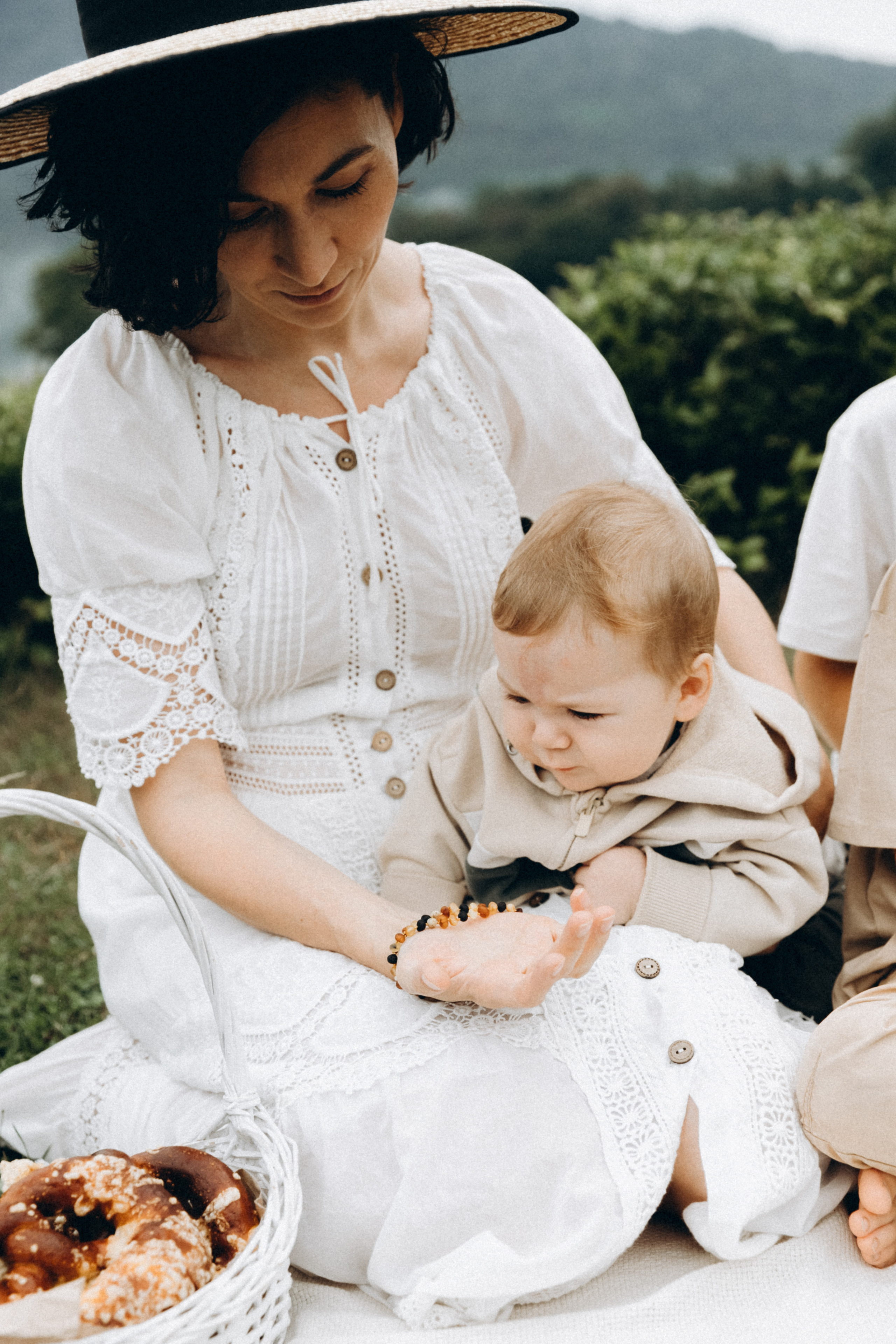 Дмитрий, Алия, Платон, Глеб, Радислав, Герман и Юмми. Фотограф Сочи Адлер Красная Поляна Ошутина Анастасия