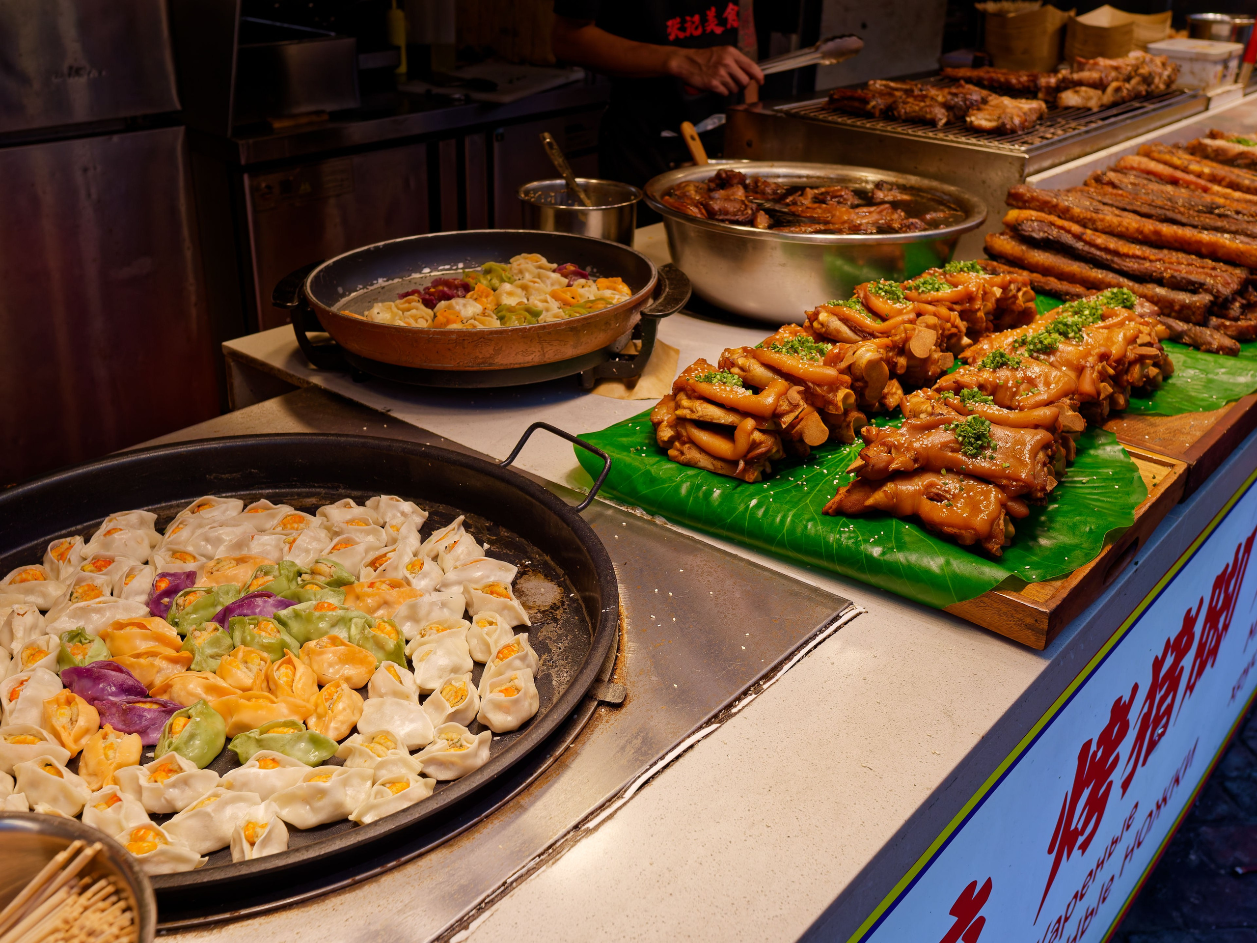 Хайнань 2026, «Food Street» ночная улица еды в Ялунване. Фотопрогулки по Миру