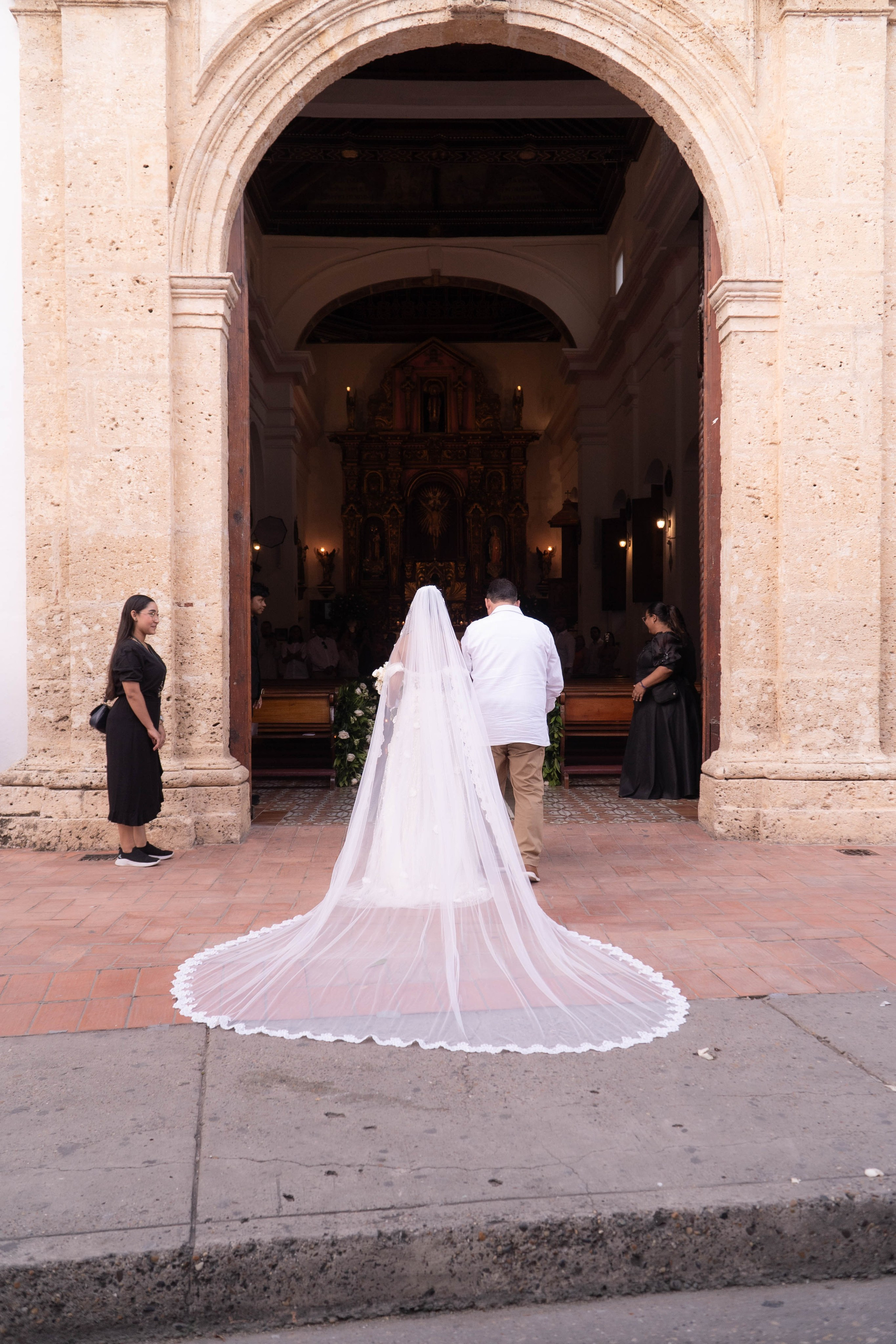 Catalina and Romain. Wedding Photographer in Barcelona and Medellin