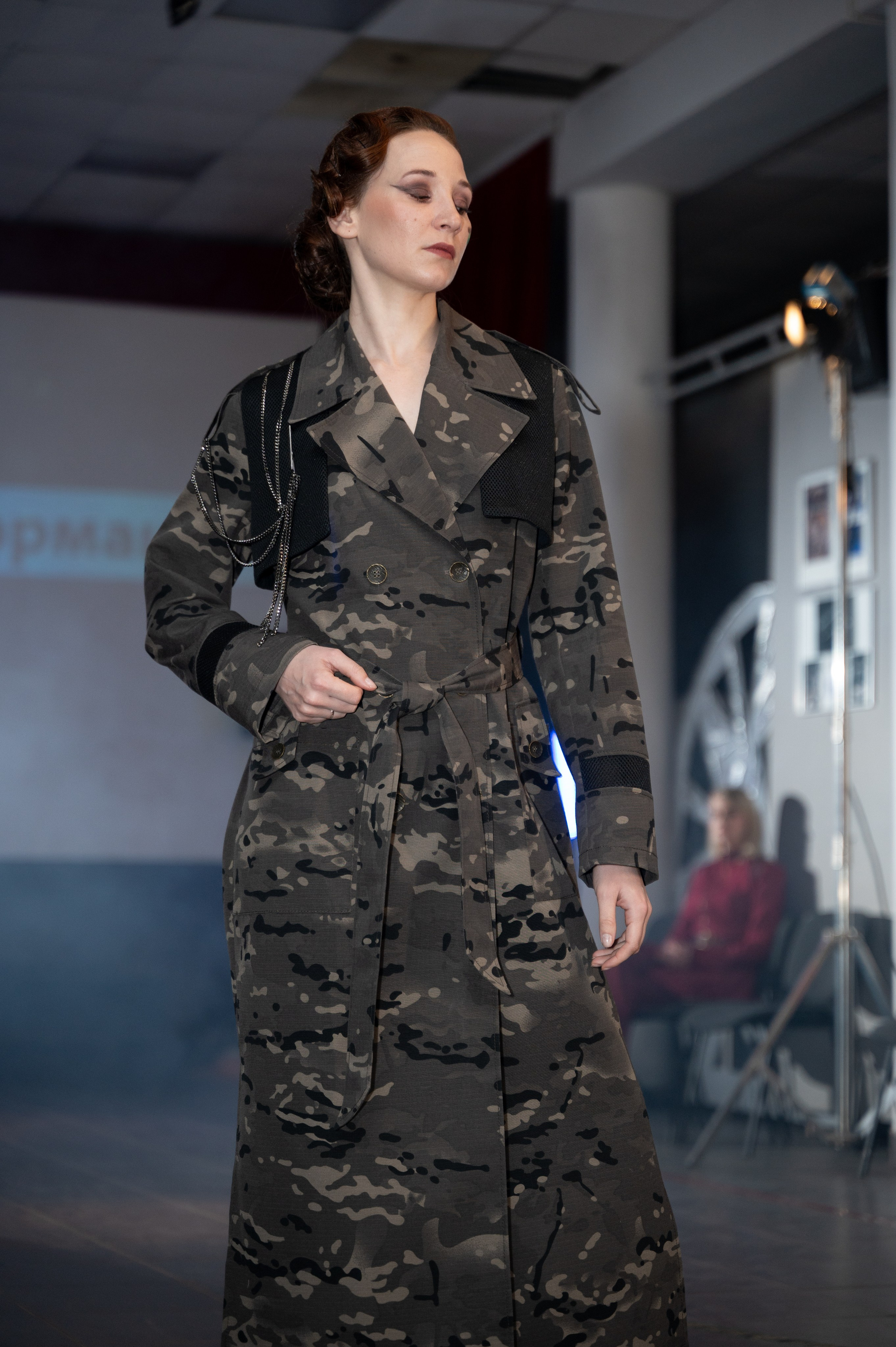 Закрытый показ милитари «Своя трансформация» дизайнера Юлии Бойченко | 24.04.2025. Фотограф в Омске Елизавета Кириллова