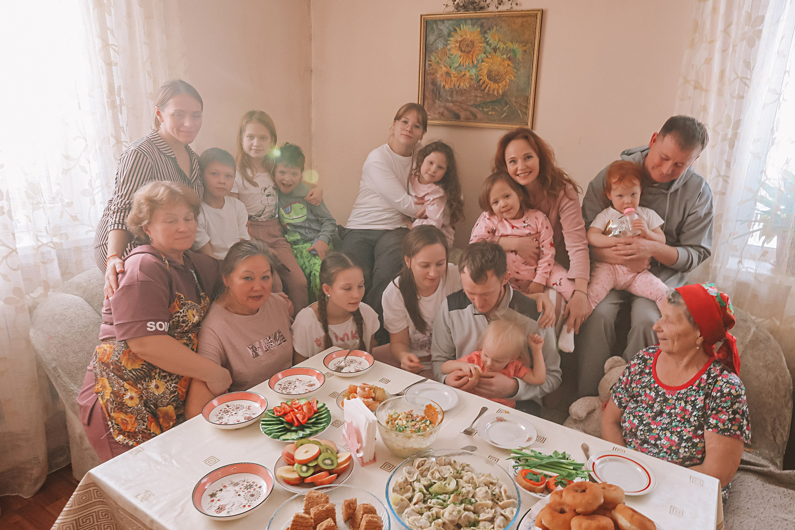 Большая семья репортаж. Семейный фотограф Тюмень, фотограф на роды Салмина Мария