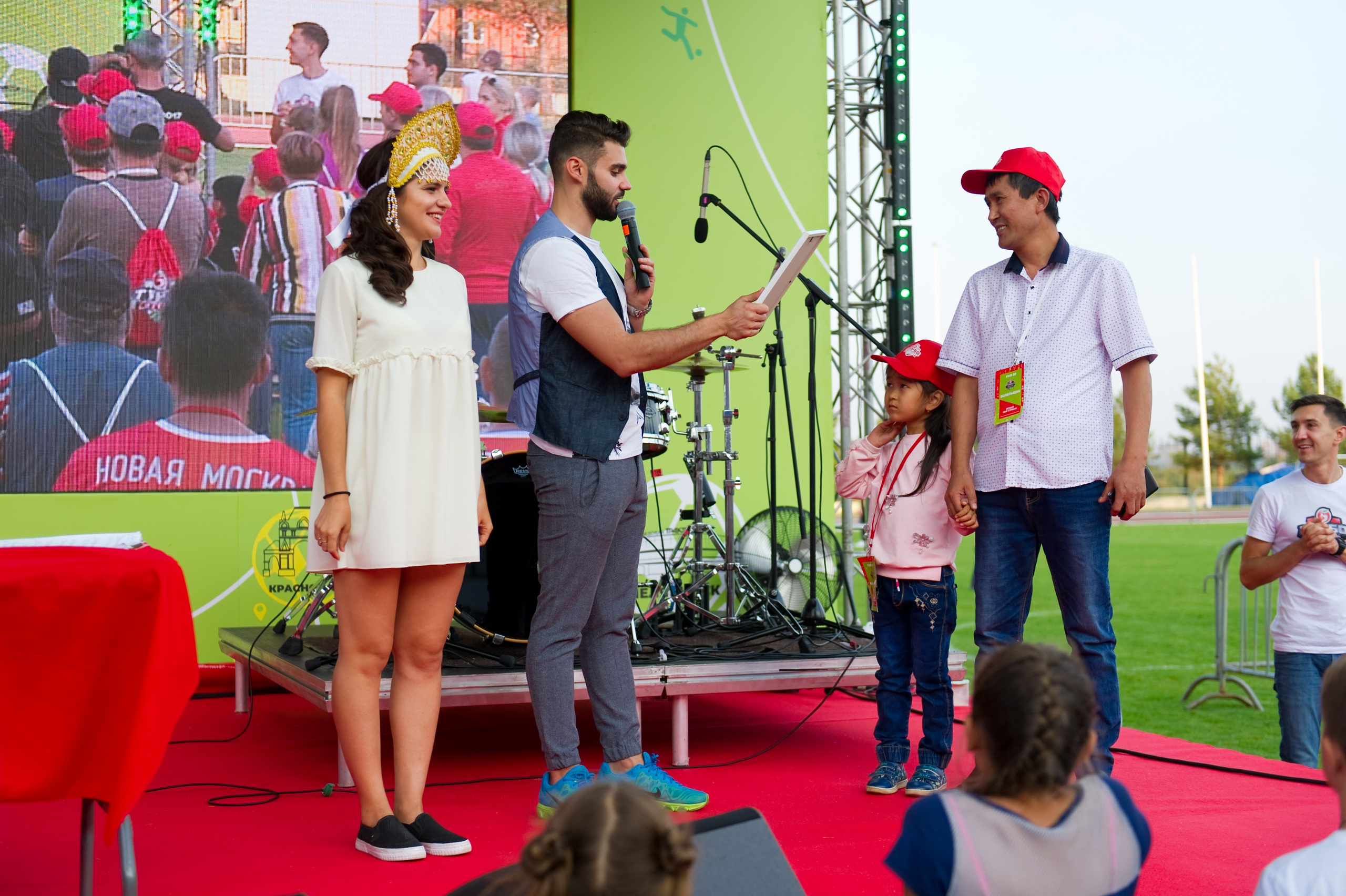 Турбофутбол (корпоративное соревнование «Пятерочки»). Репортажный фотограф и видеограф Слава Думчев. Тимбилдинги, отчетники, корпоративы