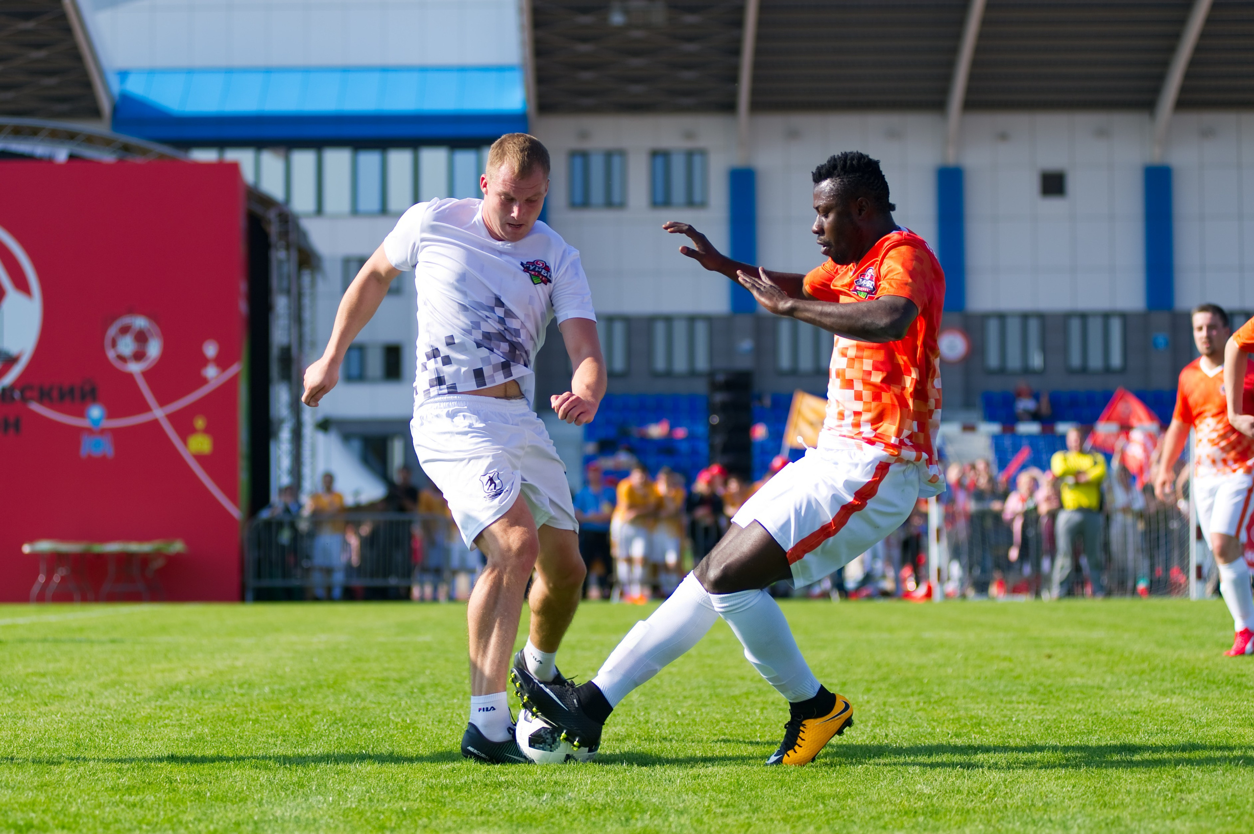 Турбофутбол (корпоративное соревнование «Пятерочки»). Репортажный фотограф и видеограф Слава Думчев. Тимбилдинги, отчетники, корпоративы