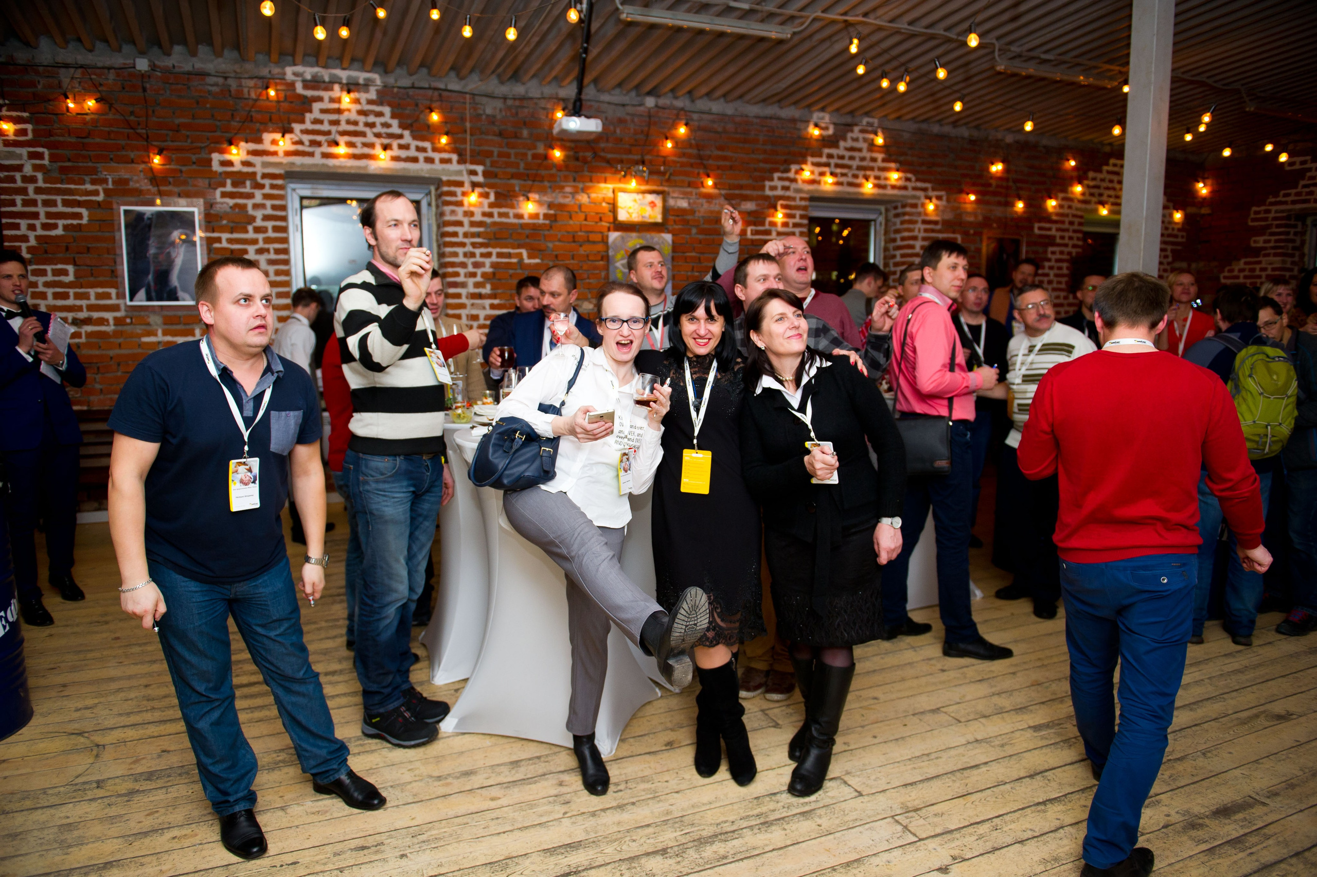 Saint-Gobain демонстрационный центр. Встреча блогеров и представителей фирмы. Репортажный фотограф и видеограф Слава Думчев. Тимбилдинги, отчетники, корпоративы