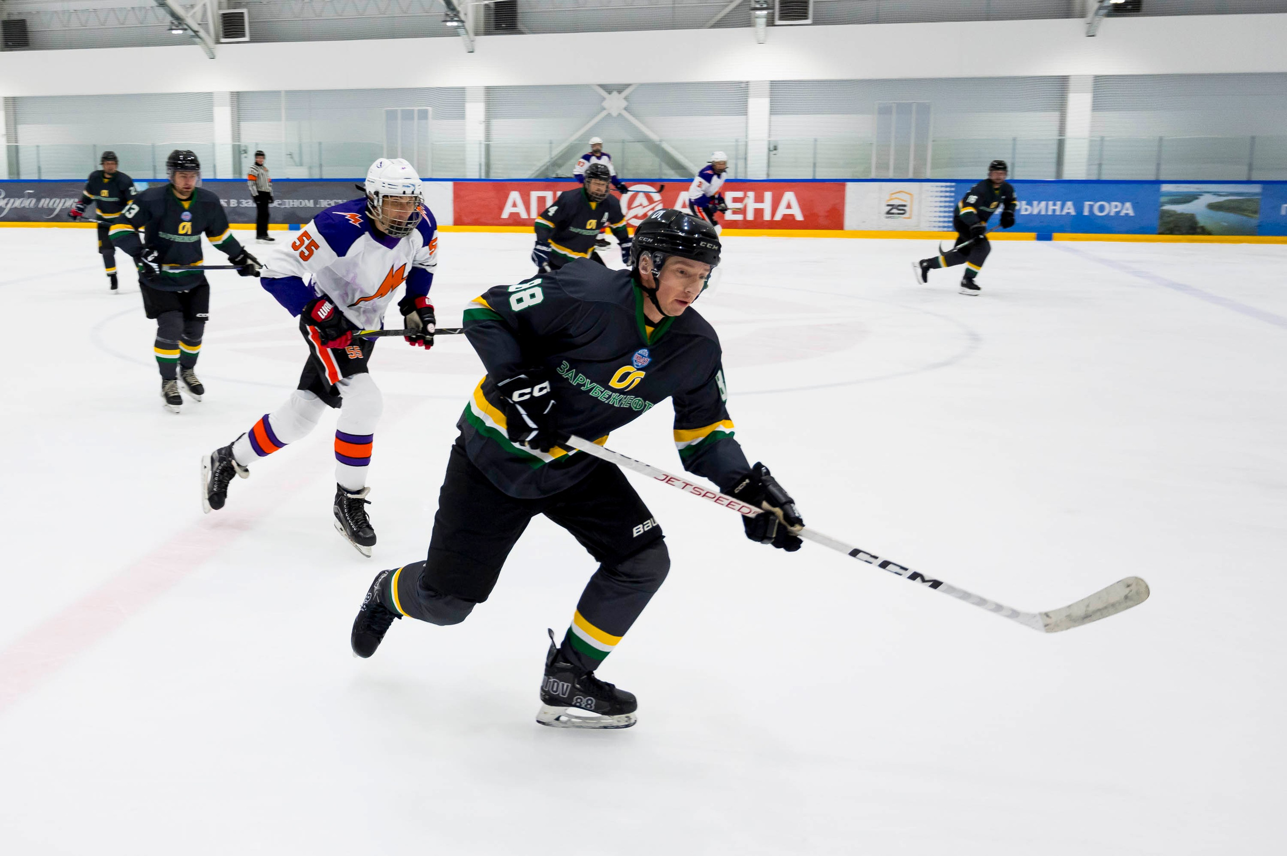 Хоккейный матч корпоративной команды Зарубежнефть. Репортажный фотограф и видеограф Слава Думчев. Тимбилдинги, отчетники, корпоративы