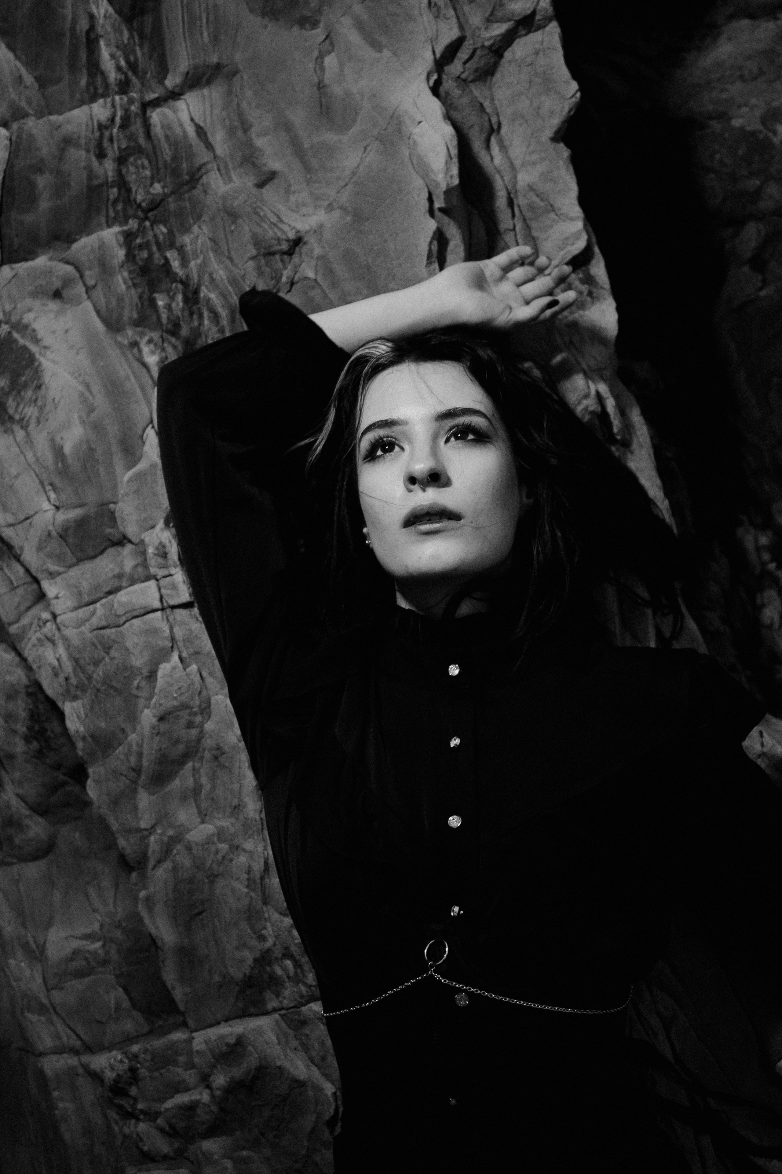 Съёмка у моря с оленьими рогами