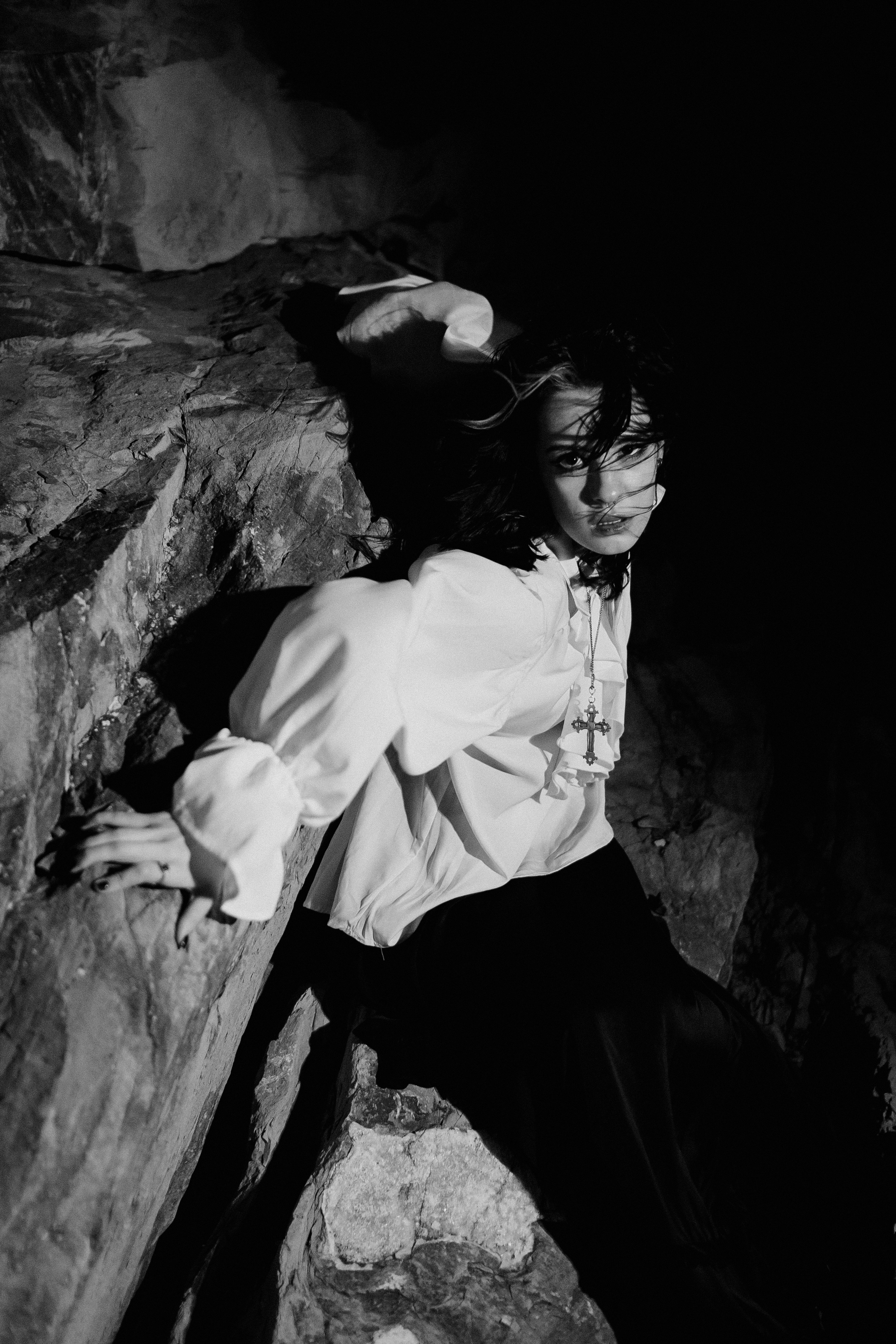 Съёмка у моря с оленьими рогами